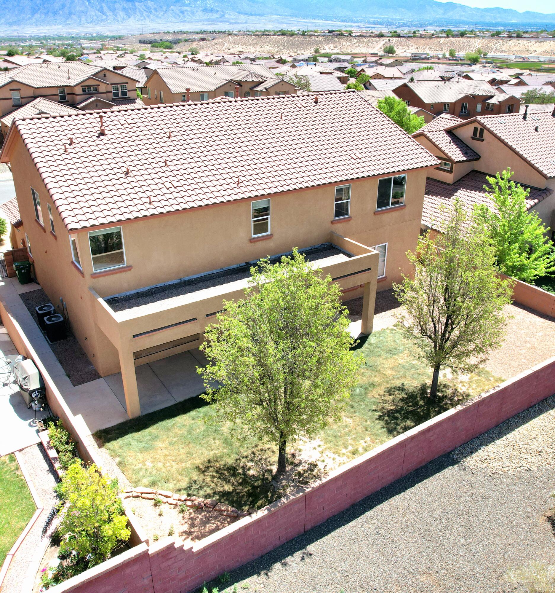 121 LOS MIRADORES Drive NE