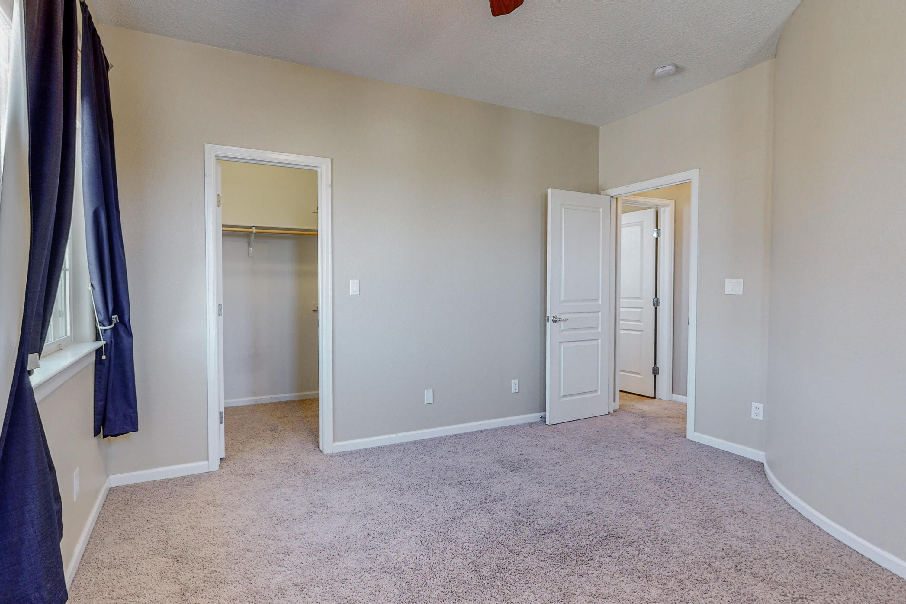 121 LOS MIRADORES Drive NE
