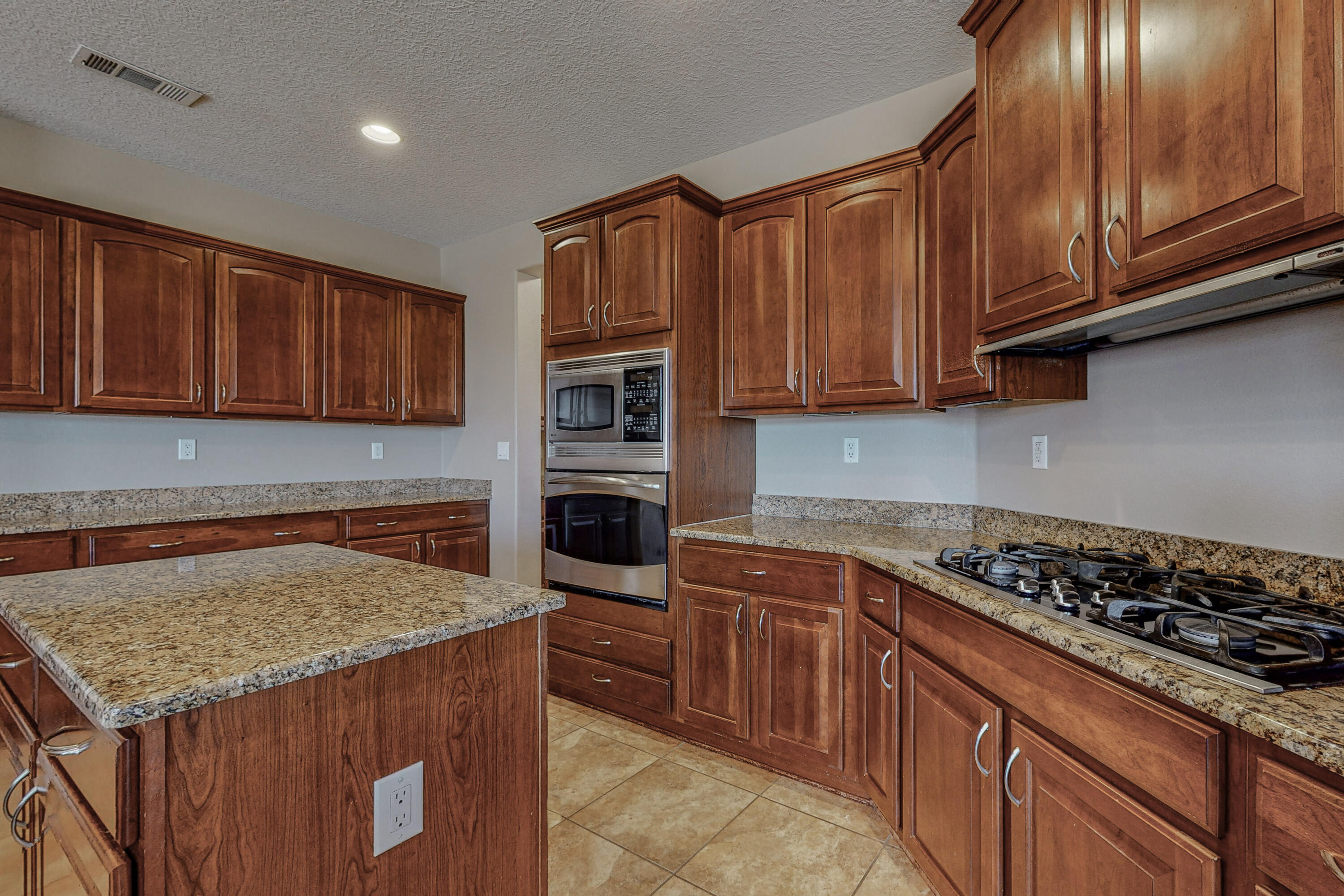 121 LOS MIRADORES Drive NE
