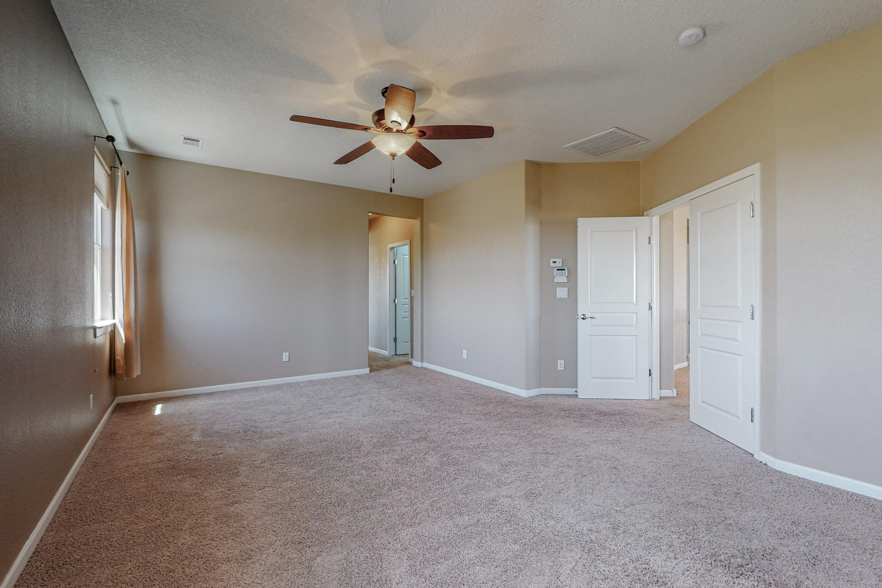 121 LOS MIRADORES Drive NE