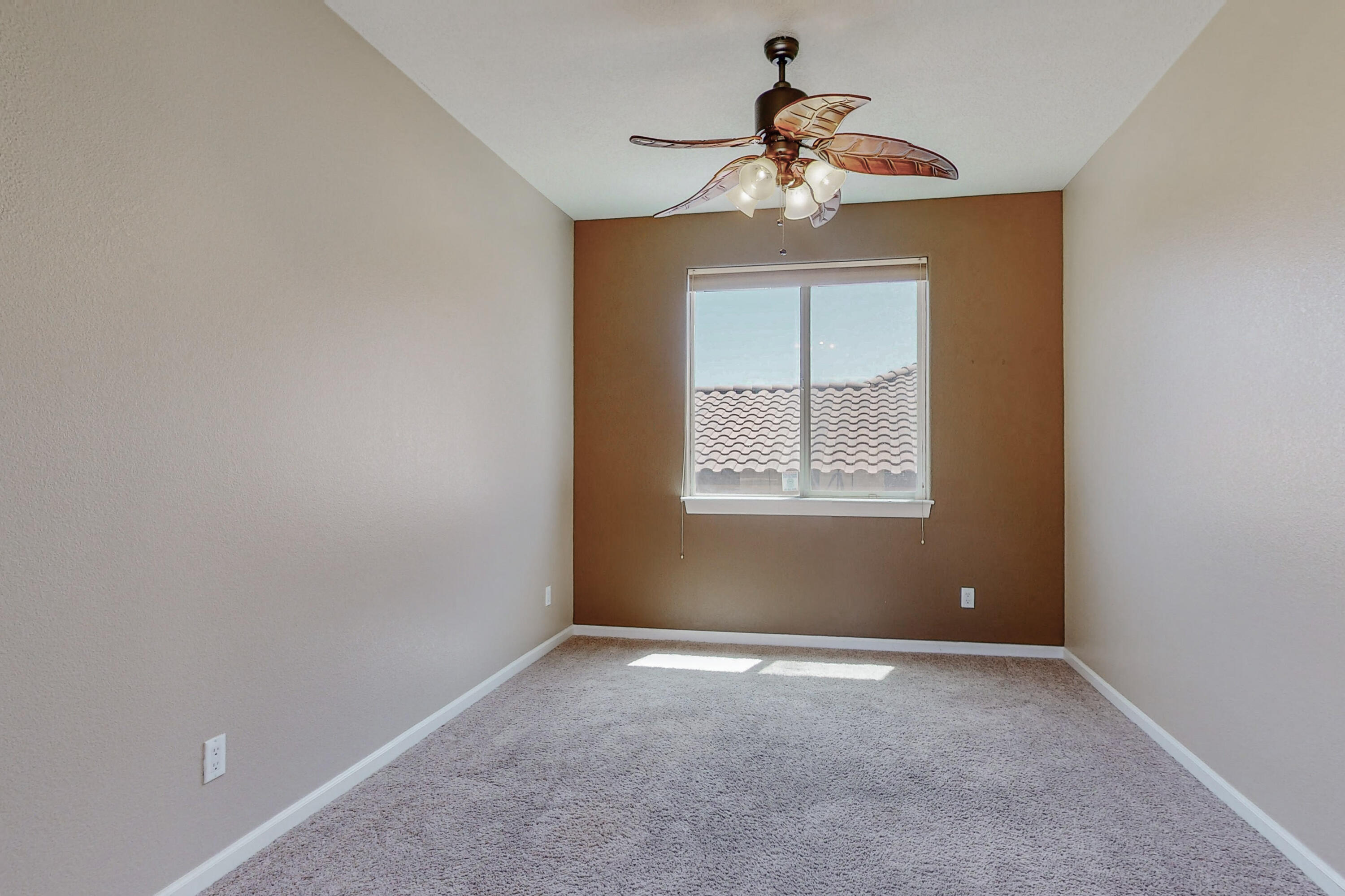 121 LOS MIRADORES Drive NE