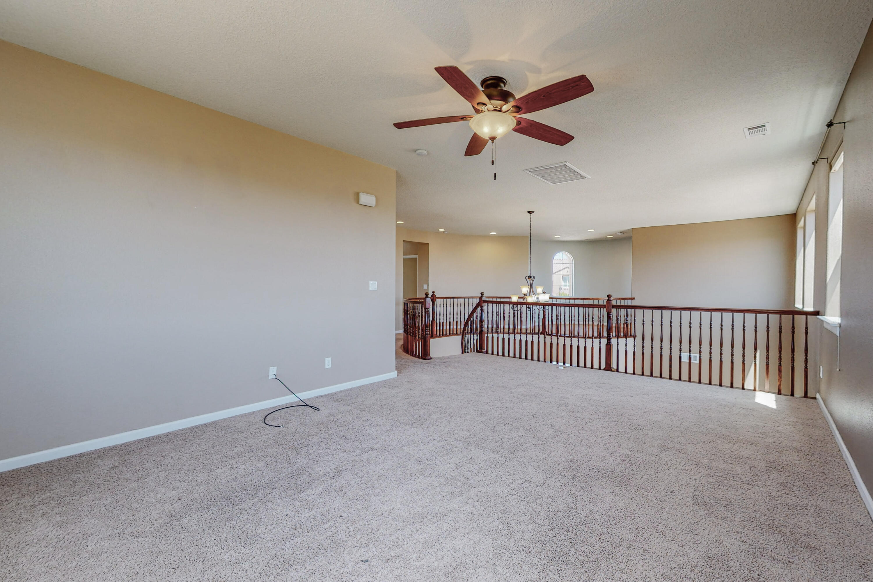 121 LOS MIRADORES Drive NE