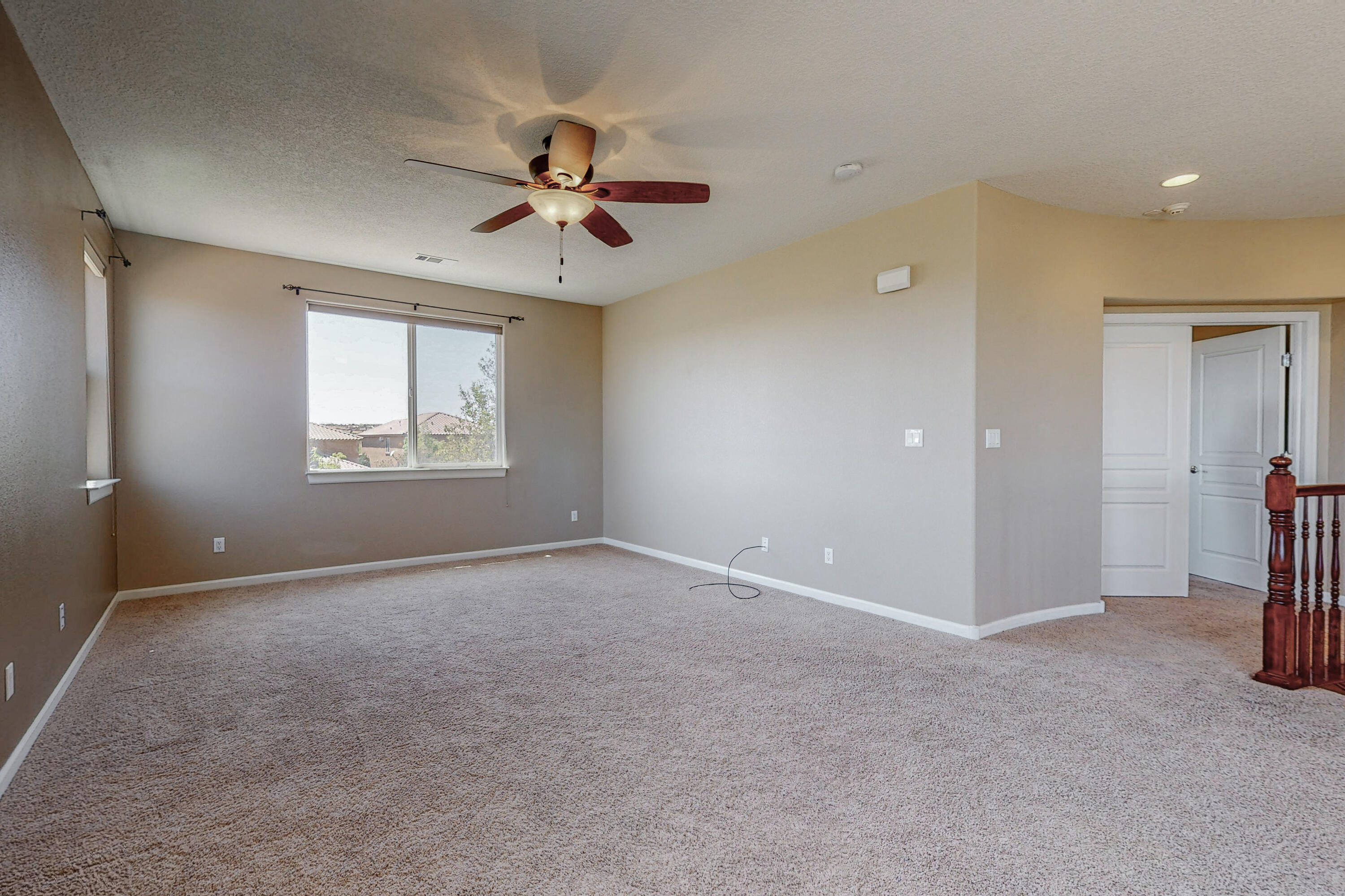 121 LOS MIRADORES Drive NE