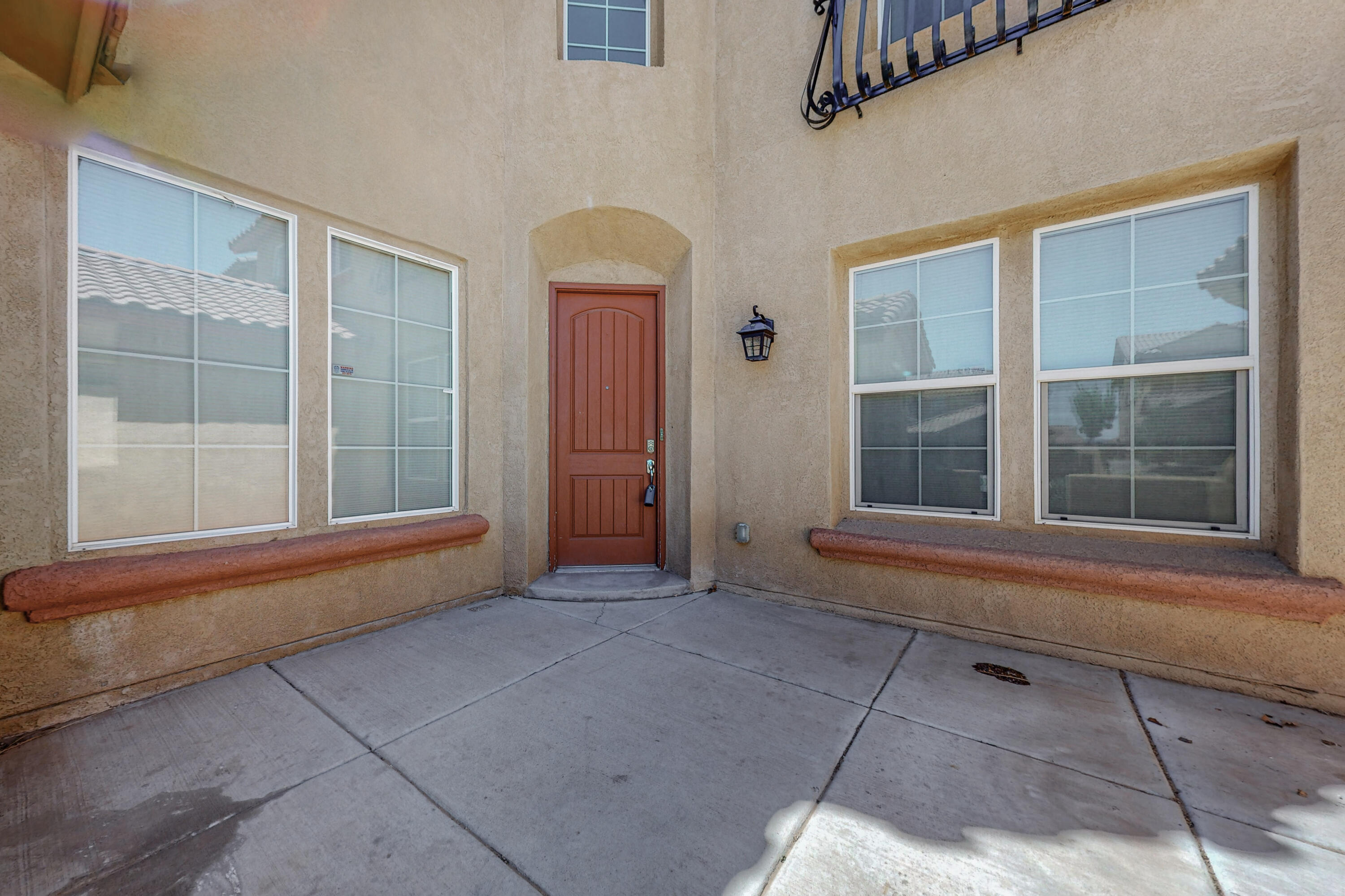 121 LOS MIRADORES Drive NE