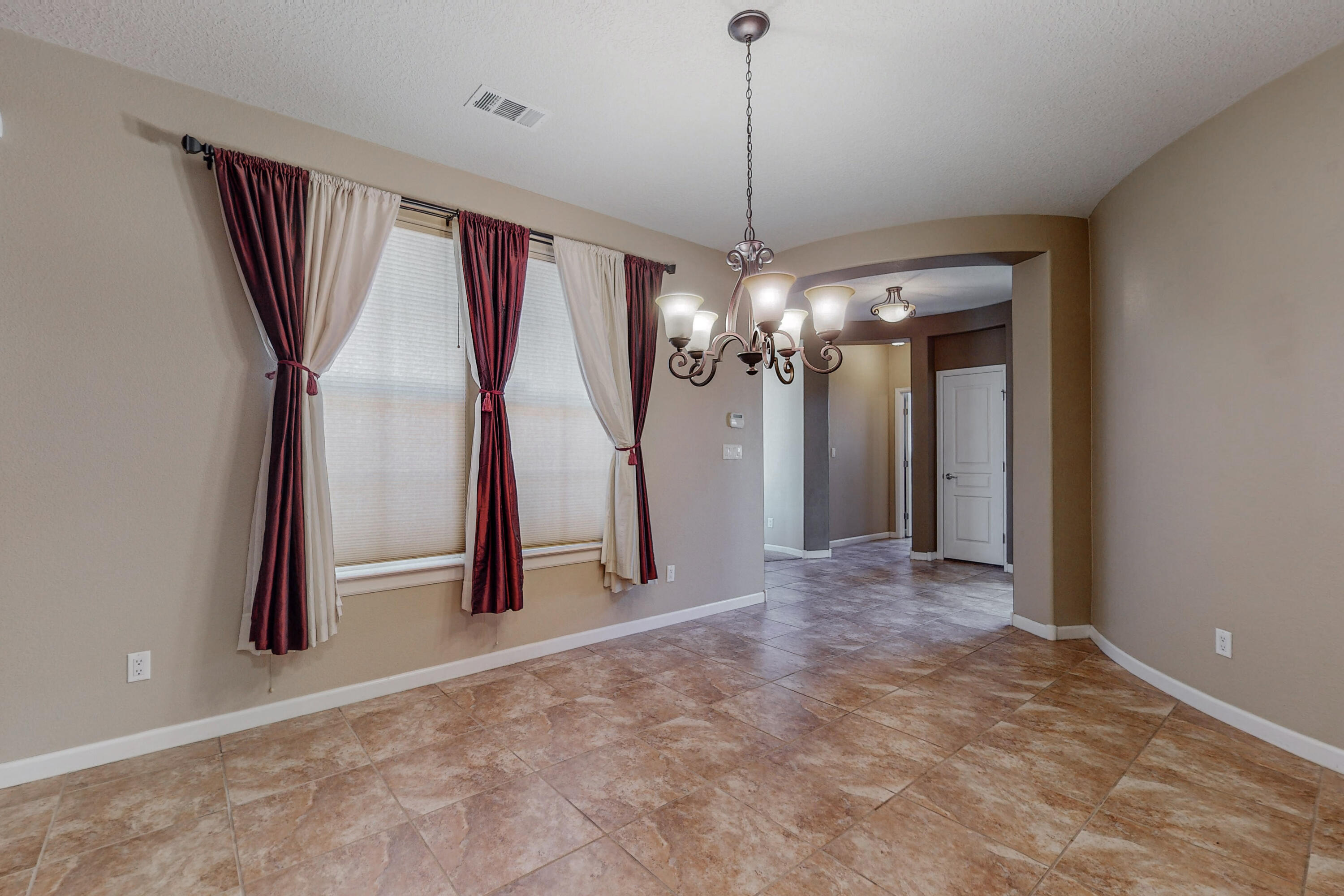 121 LOS MIRADORES Drive NE