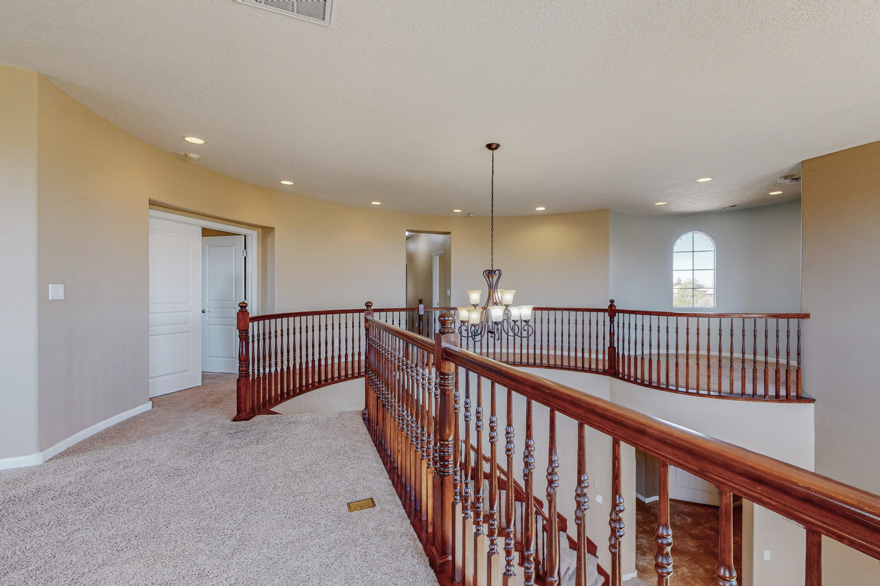 121 LOS MIRADORES Drive NE