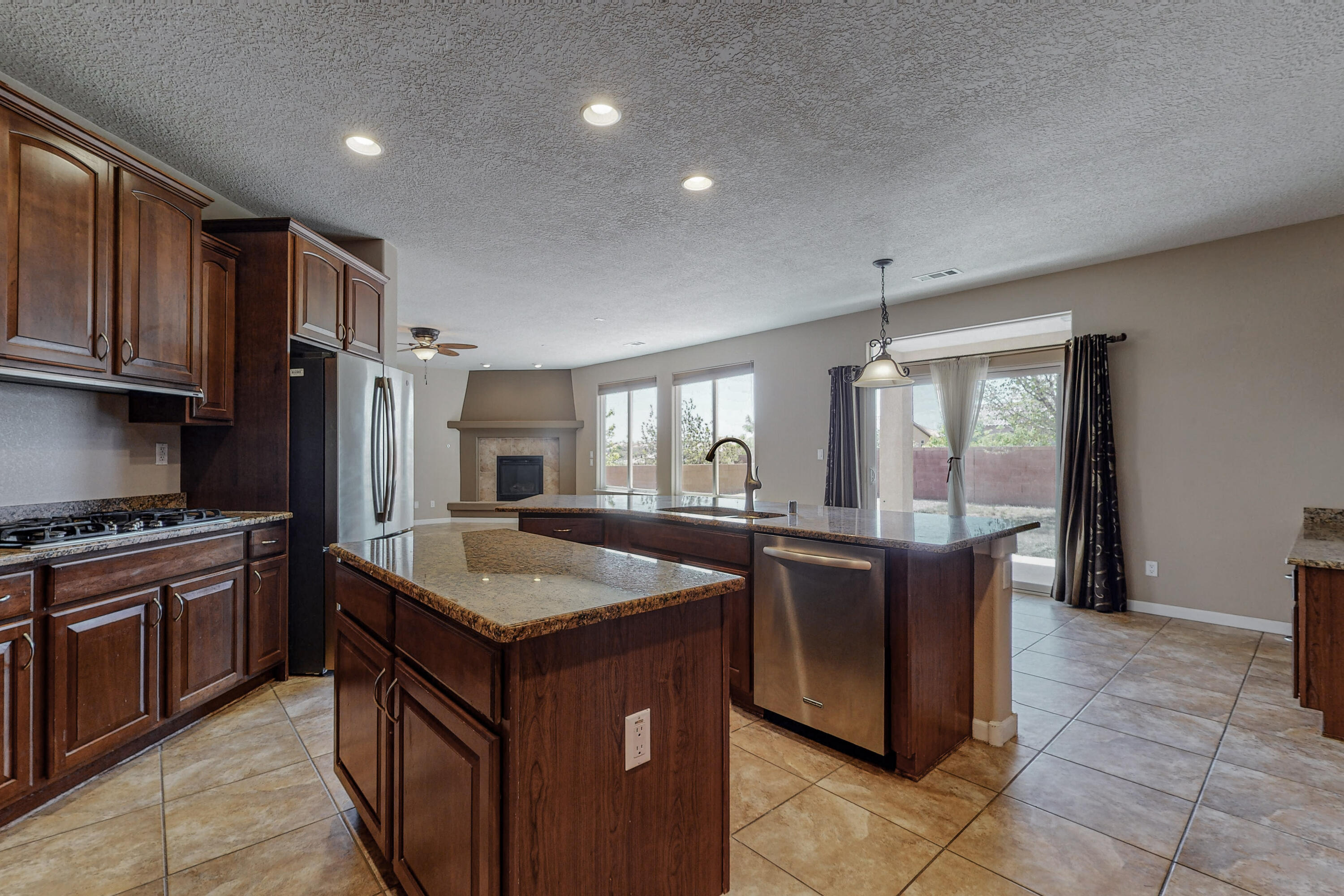 121 LOS MIRADORES Drive NE