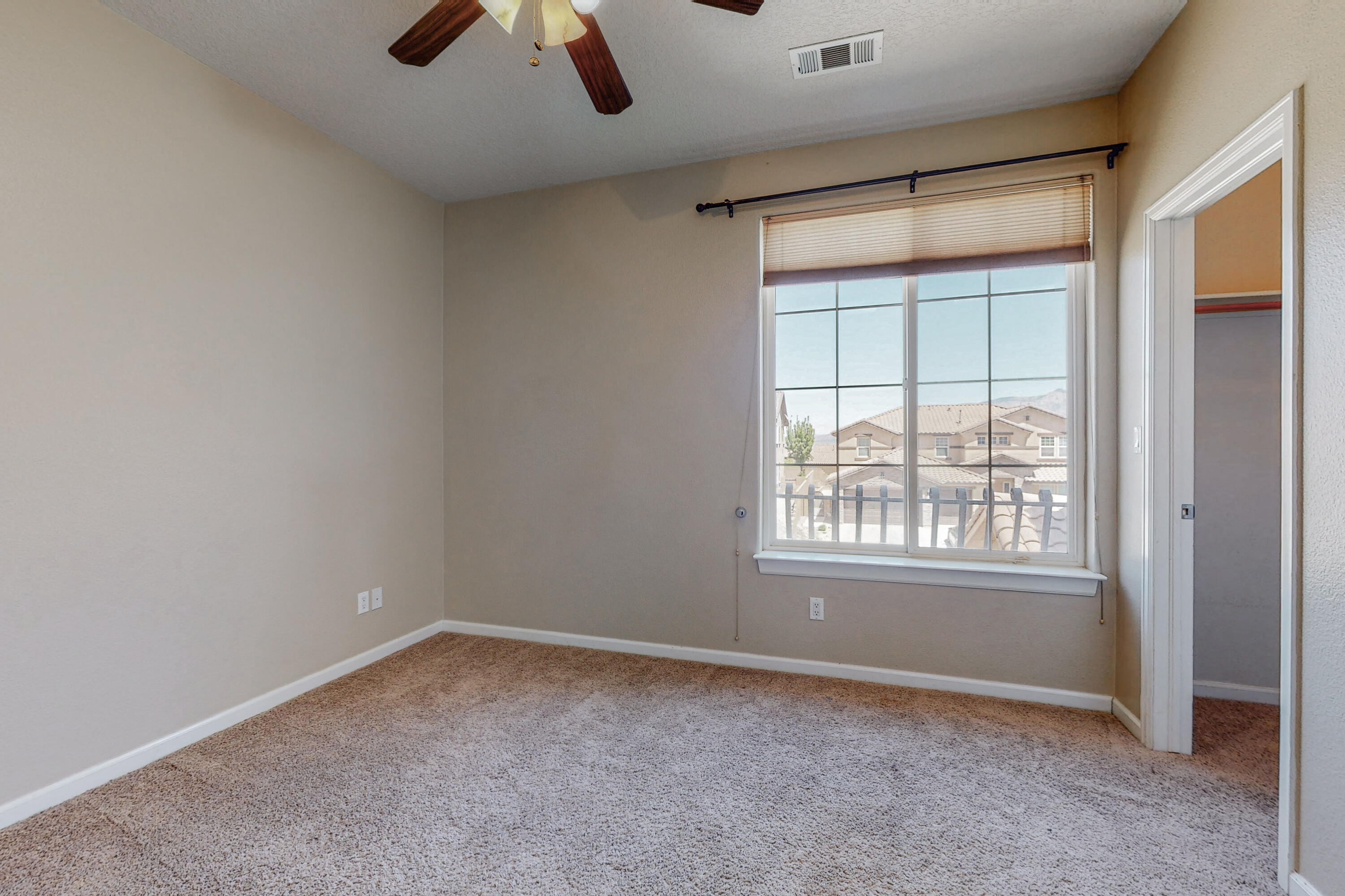 121 LOS MIRADORES Drive NE
