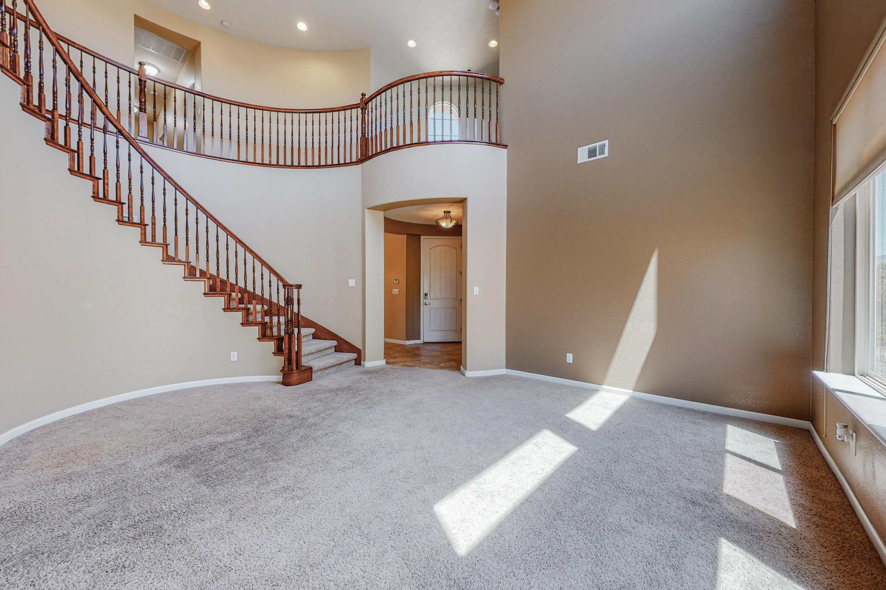 121 LOS MIRADORES Drive NE