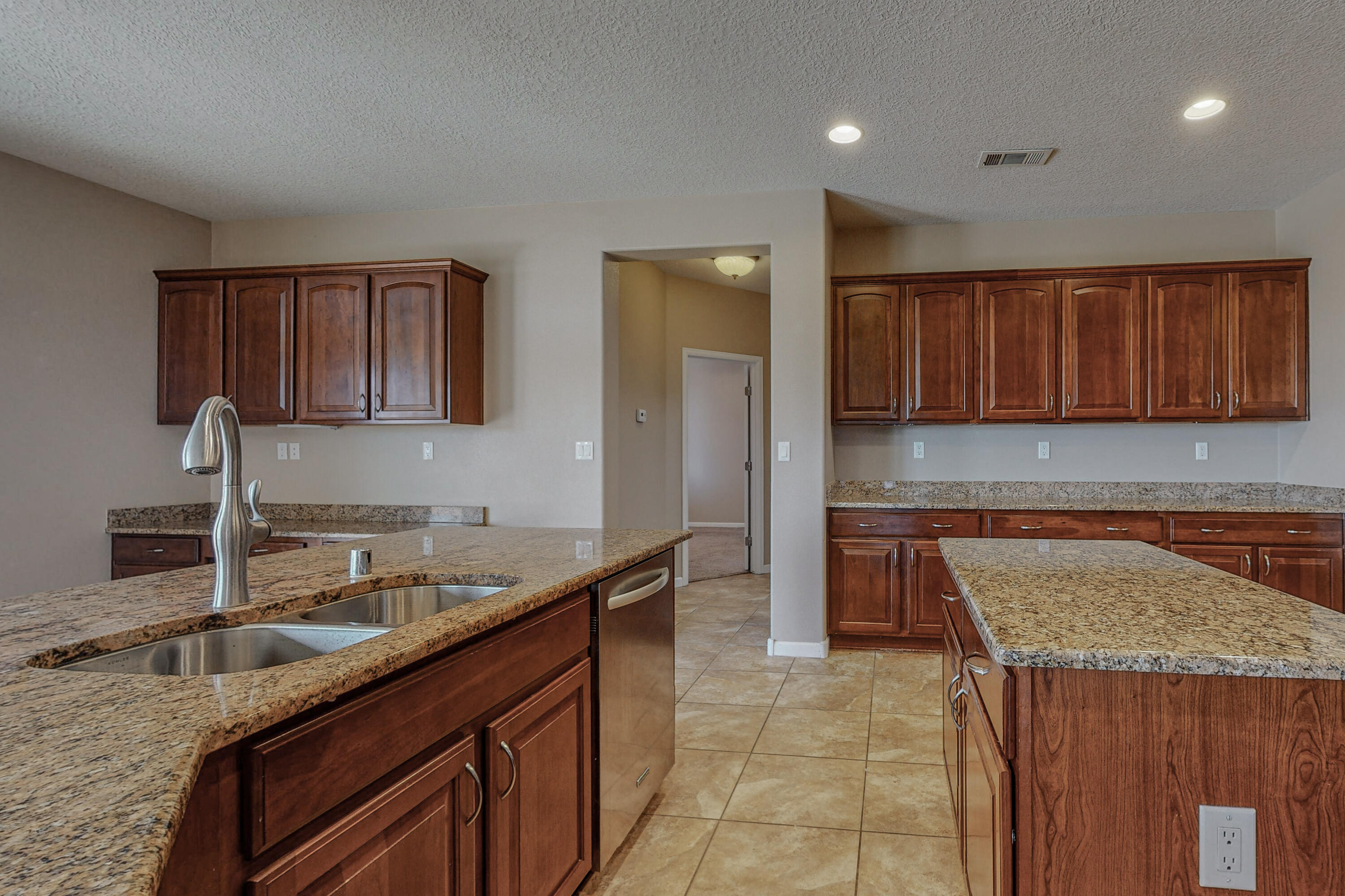 121 LOS MIRADORES Drive NE