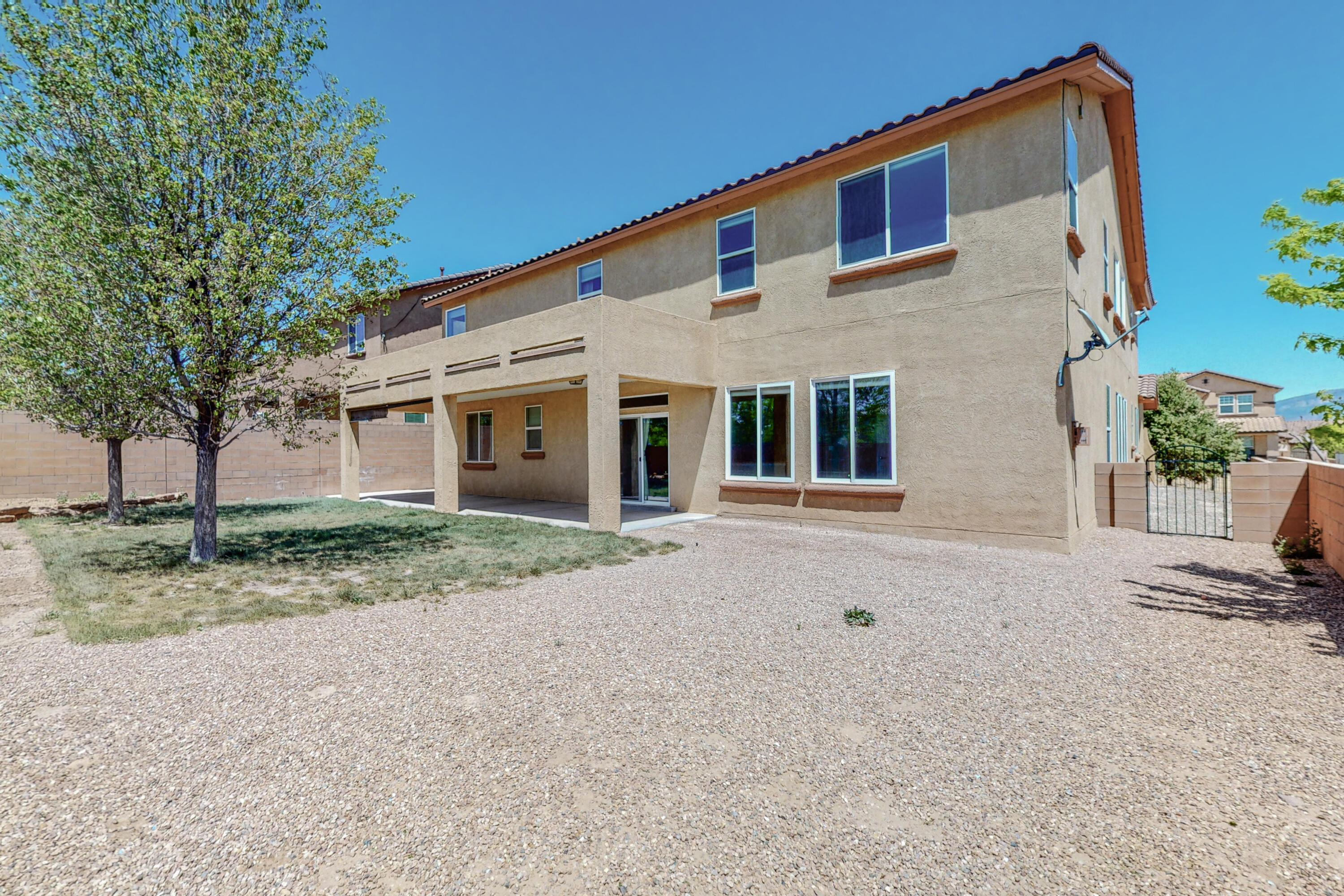 121 LOS MIRADORES Drive NE