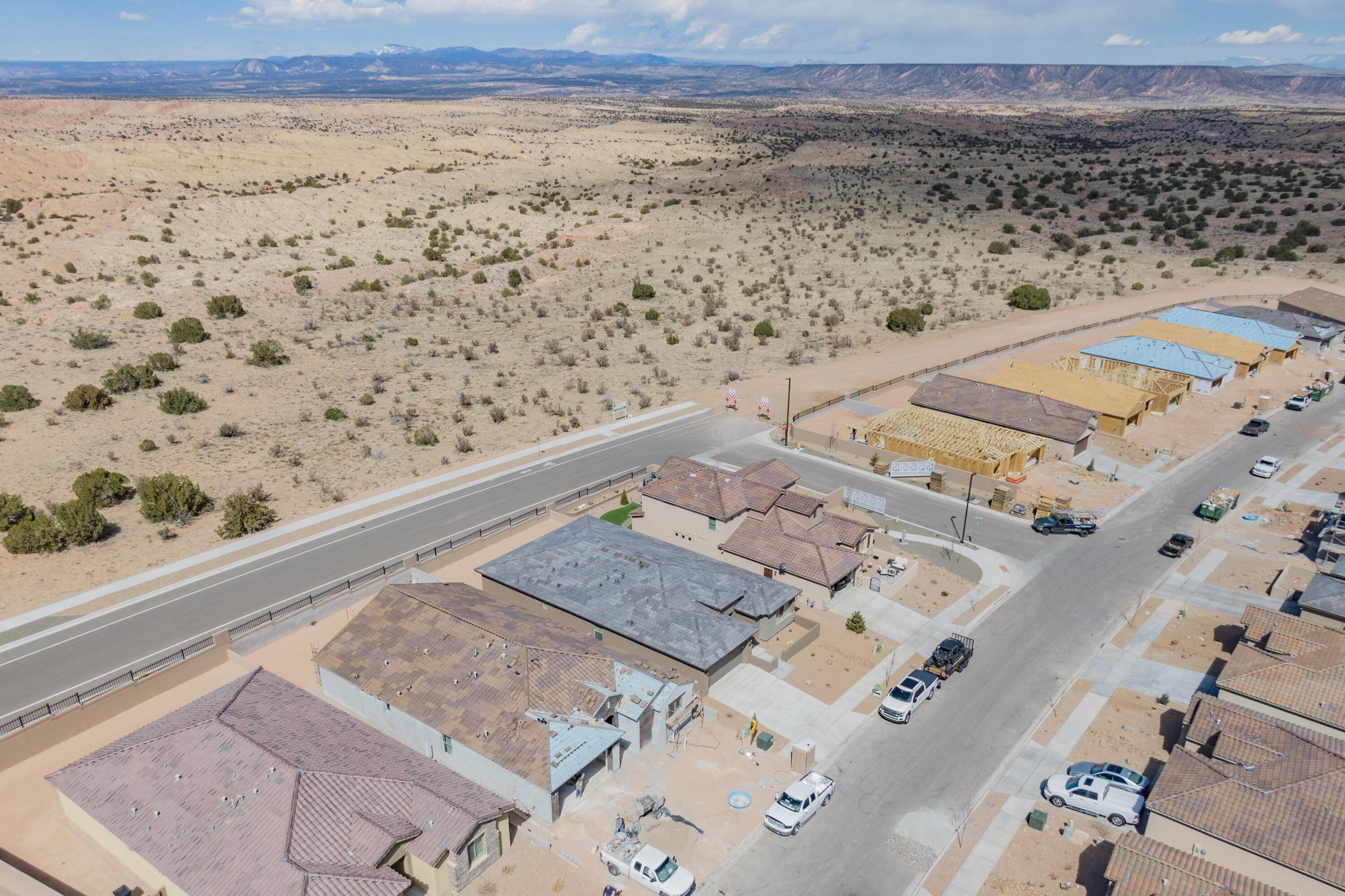 2793 KINGS CANYON Loop NE