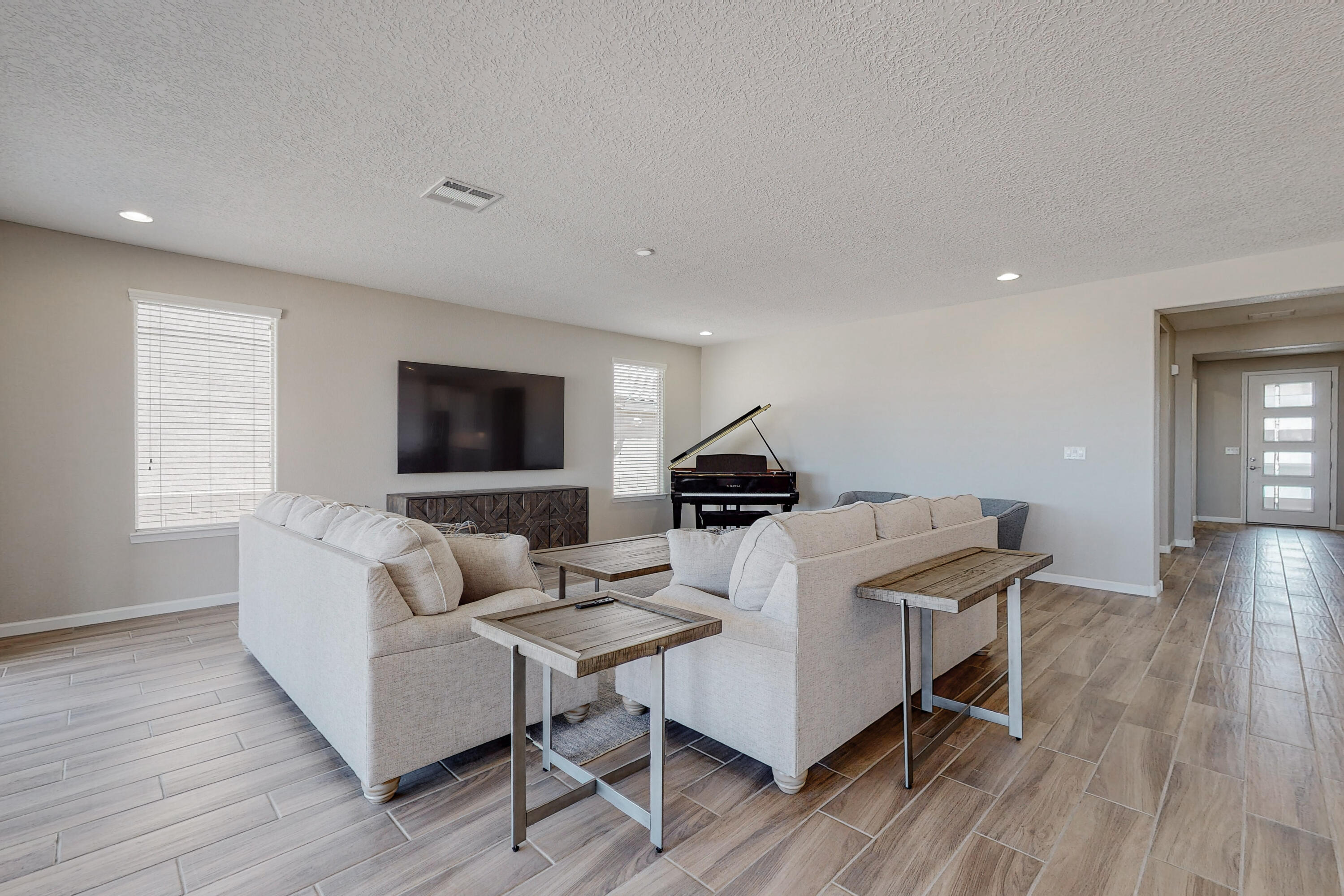 2793 KINGS CANYON Loop NE