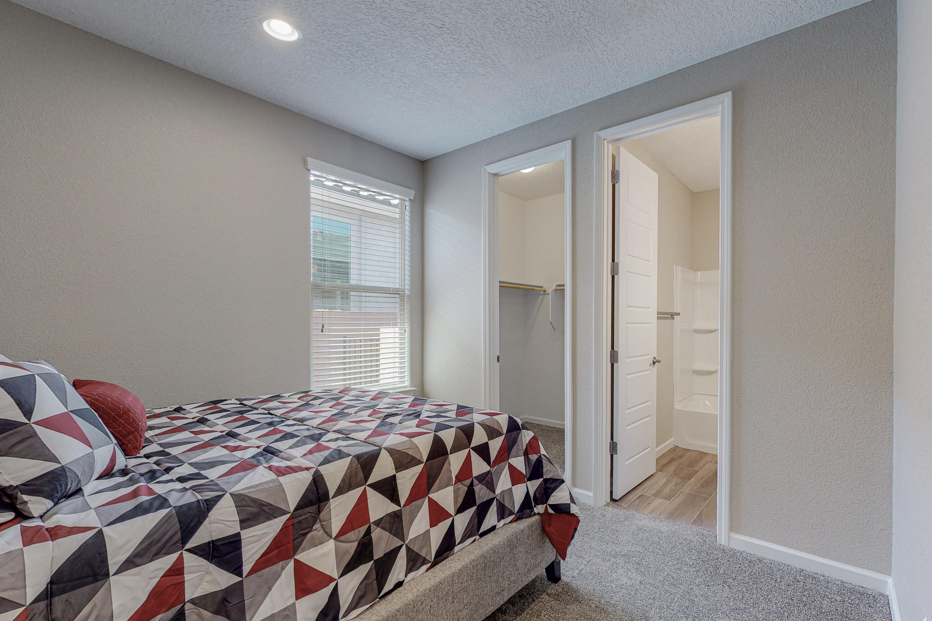 2793 KINGS CANYON Loop NE