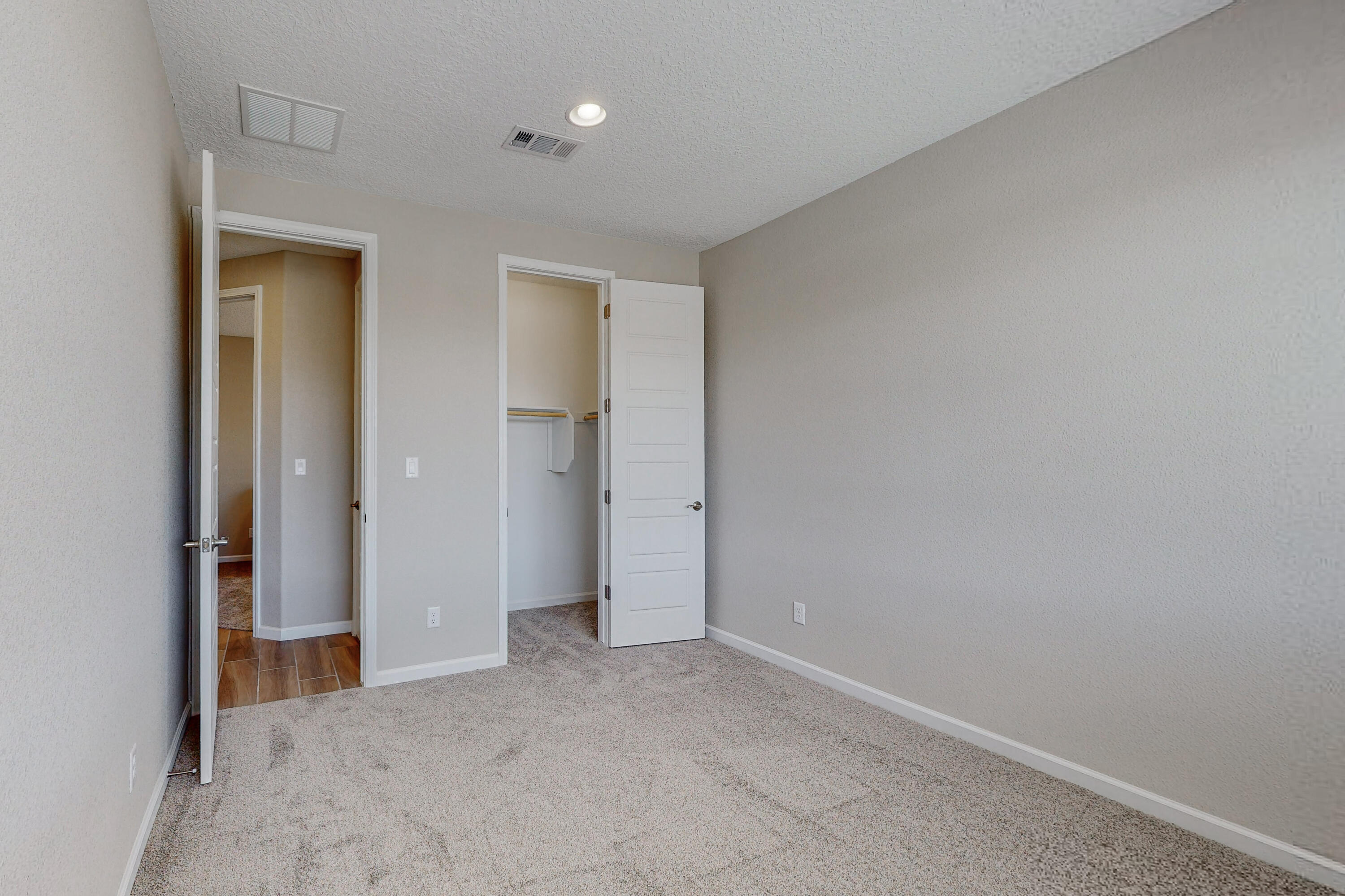 2793 KINGS CANYON Loop NE