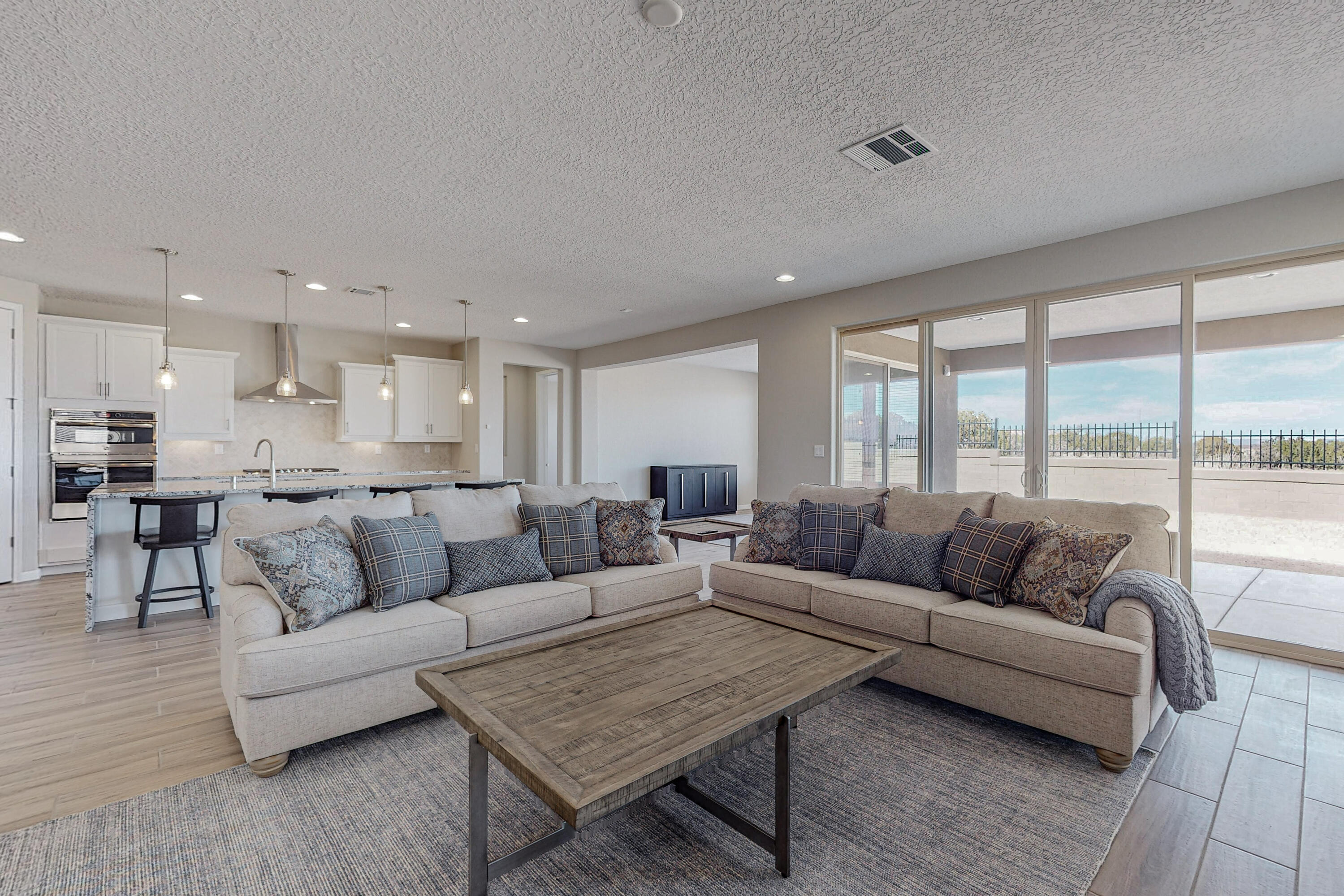 2793 KINGS CANYON Loop NE