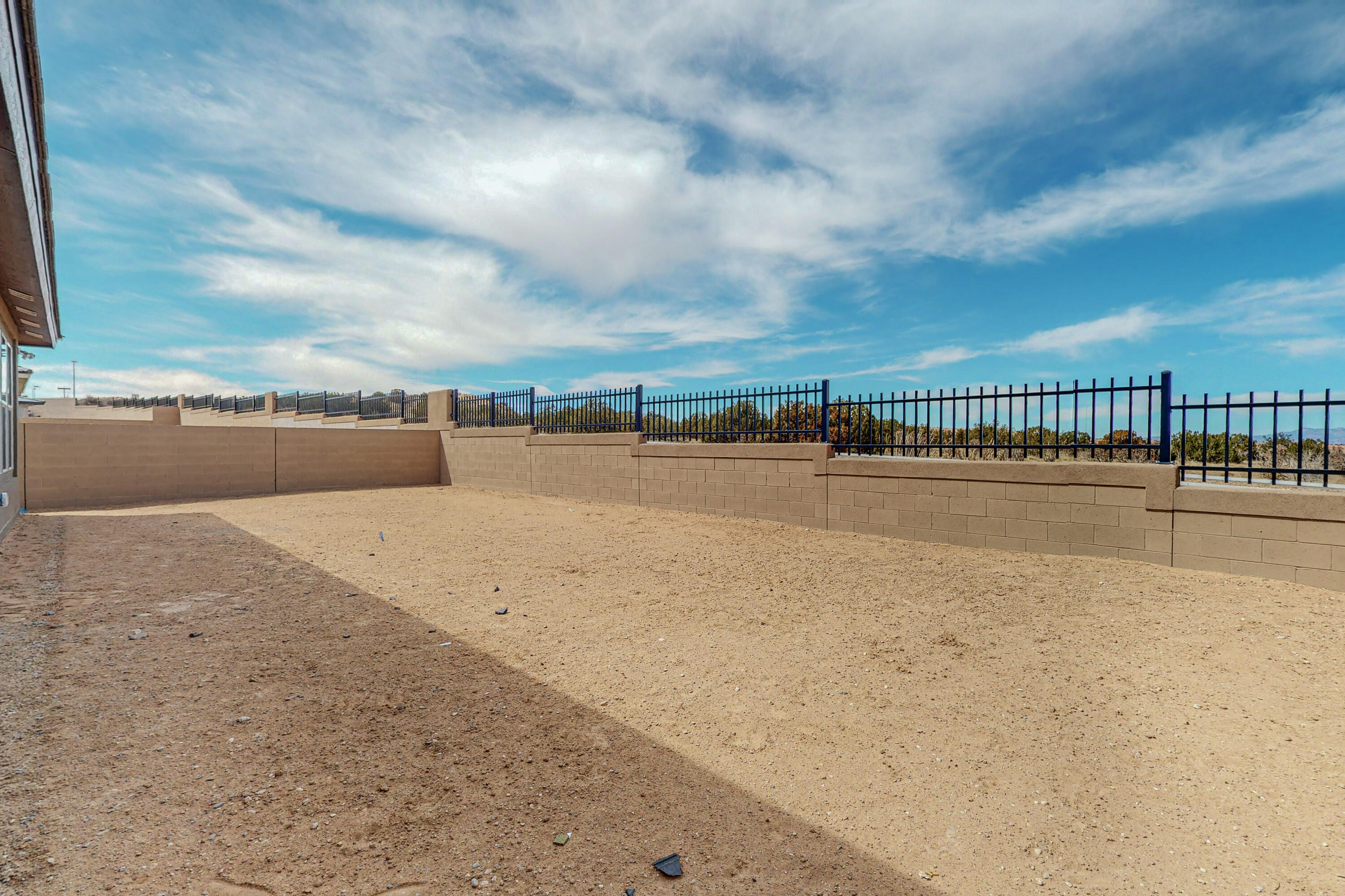 2793 KINGS CANYON Loop NE