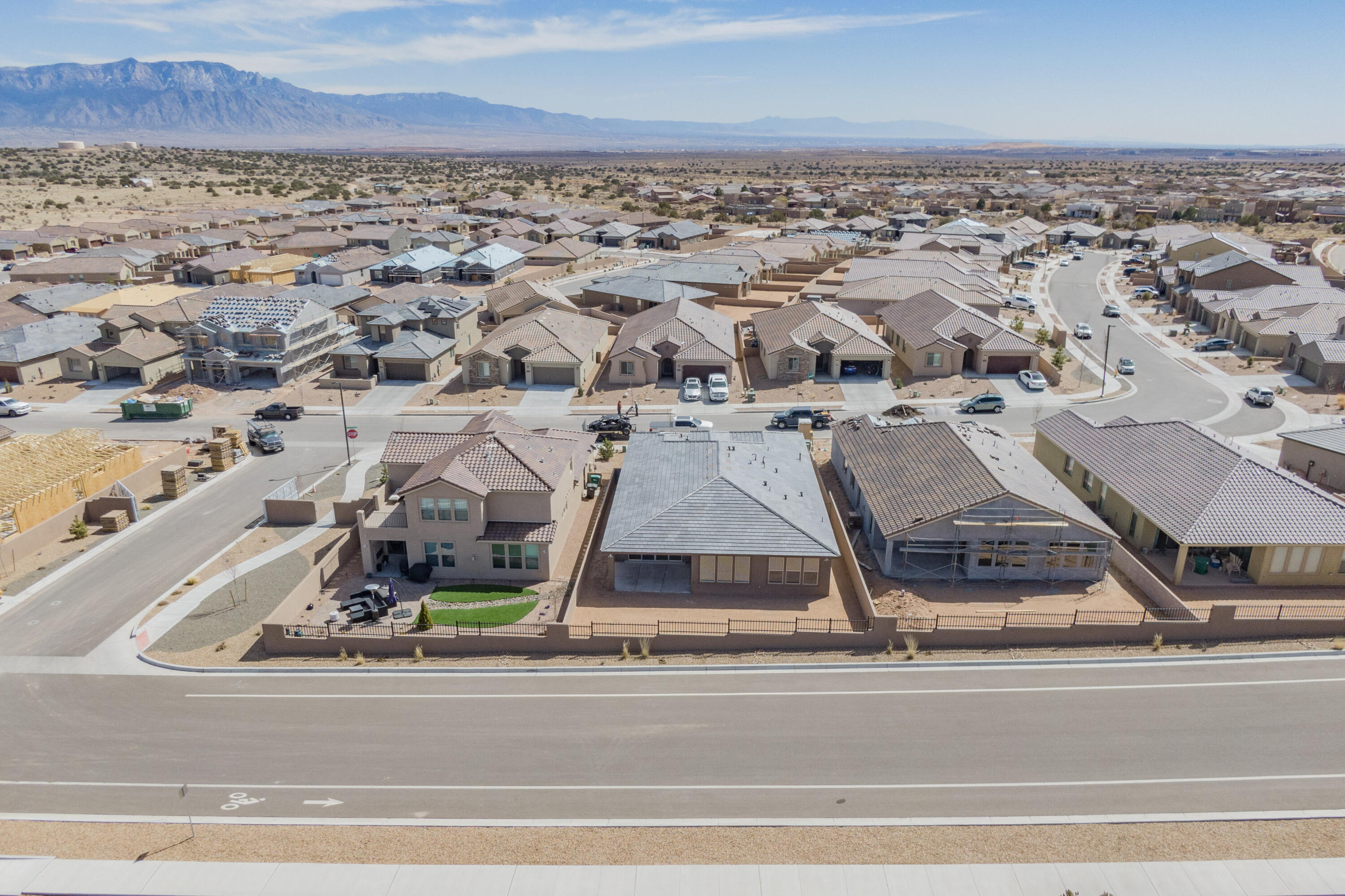 2793 KINGS CANYON Loop NE
