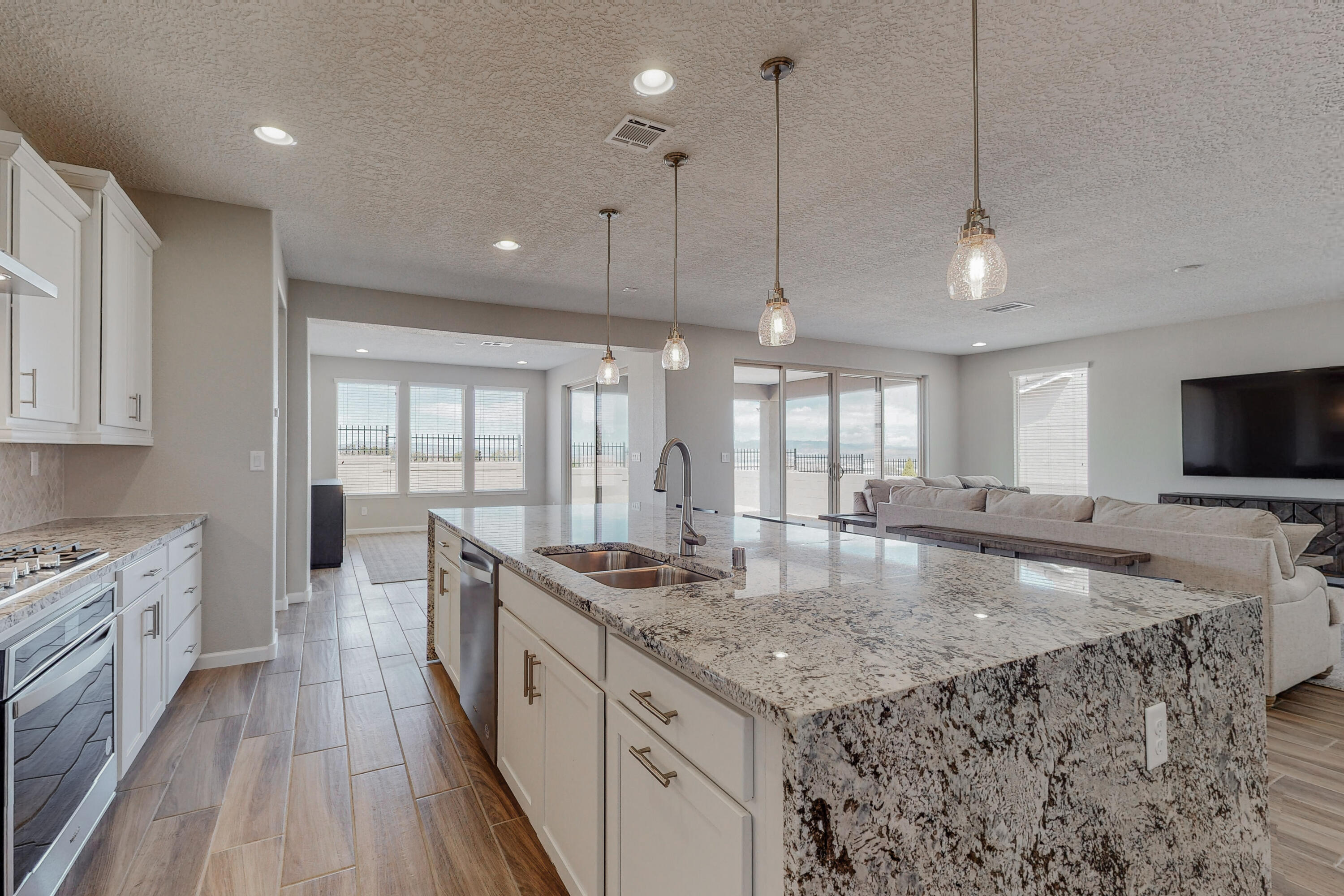 2793 KINGS CANYON Loop NE