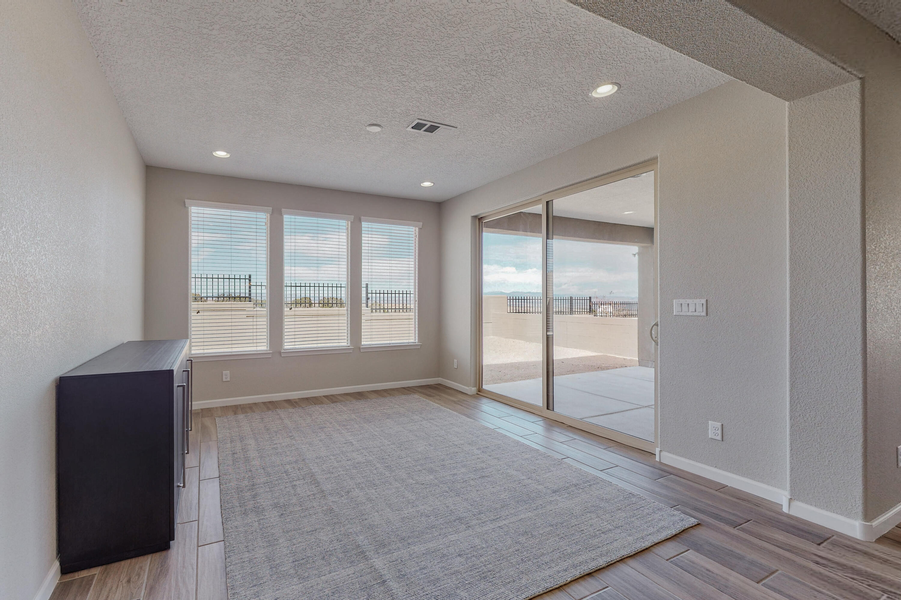 2793 KINGS CANYON Loop NE