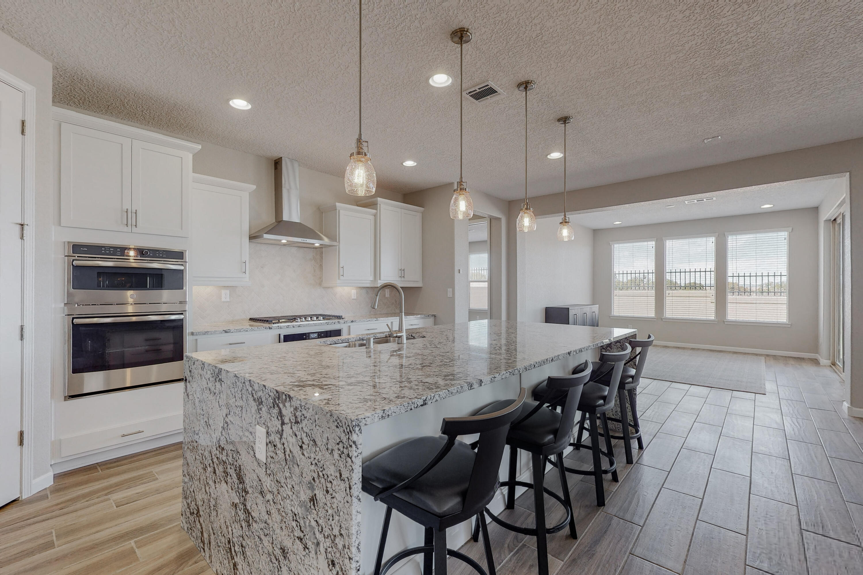 2793 KINGS CANYON Loop NE