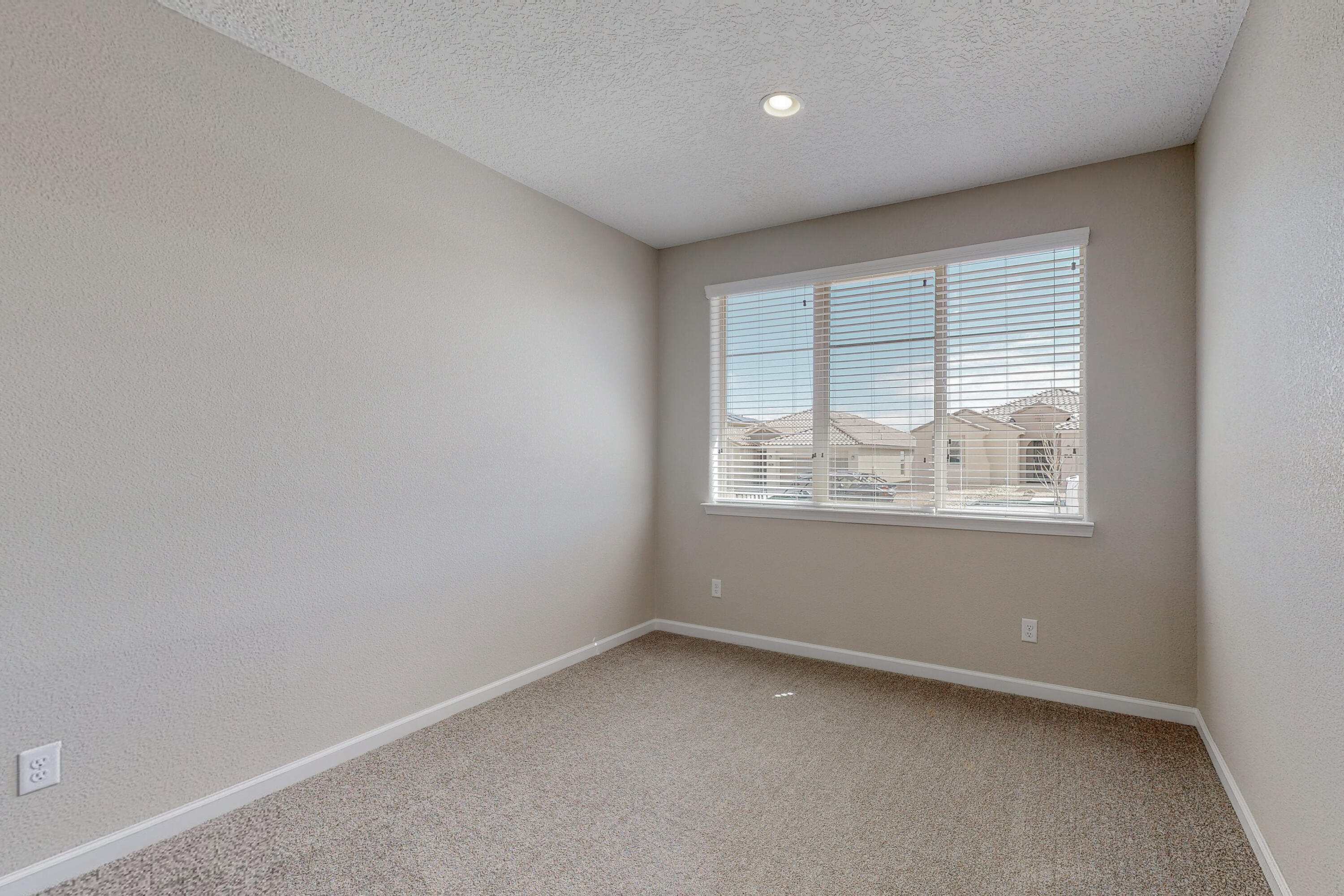 2793 KINGS CANYON Loop NE
