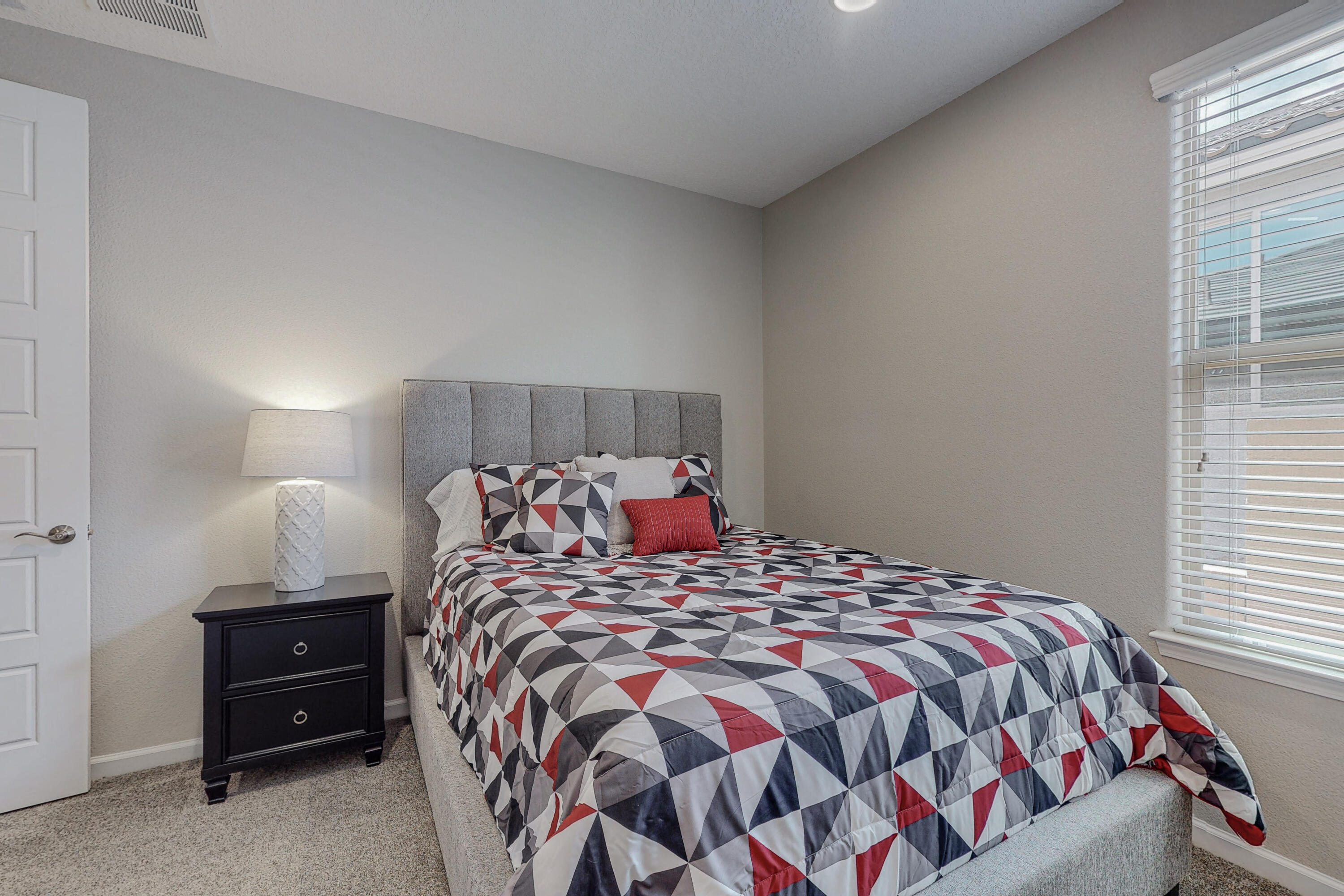 2793 KINGS CANYON Loop NE