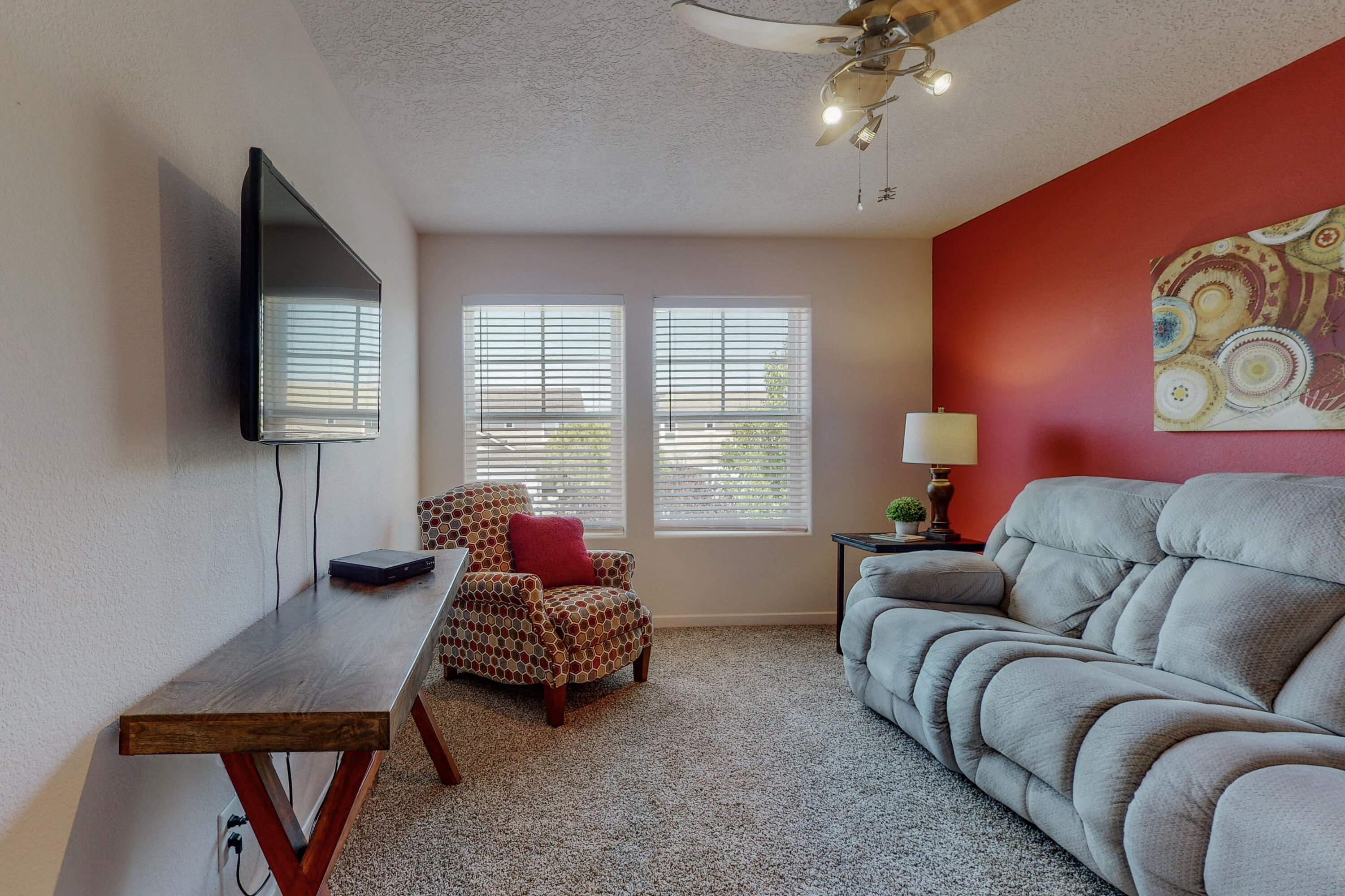 2106 N ENSENADA Circle SE