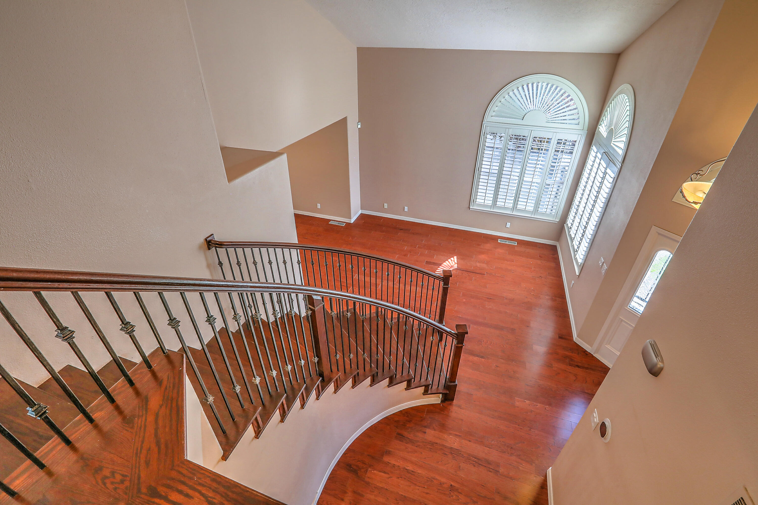 6108 INNSBROOK Court NE