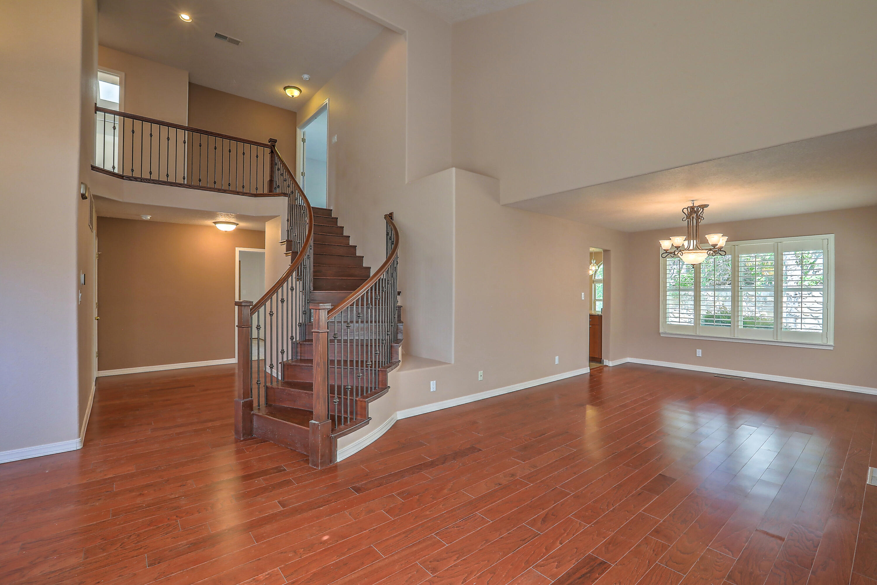 6108 INNSBROOK Court NE