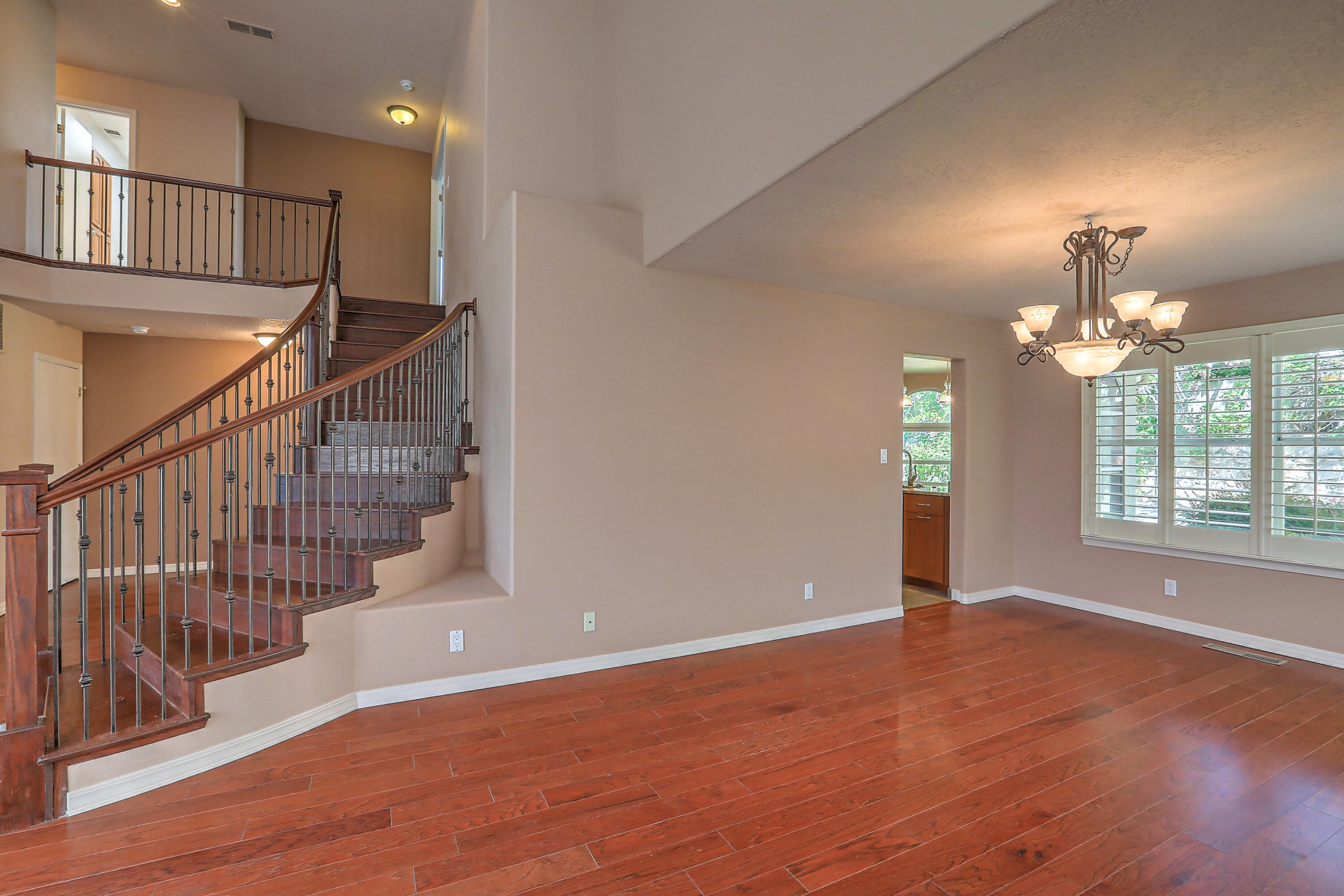 6108 INNSBROOK Court NE