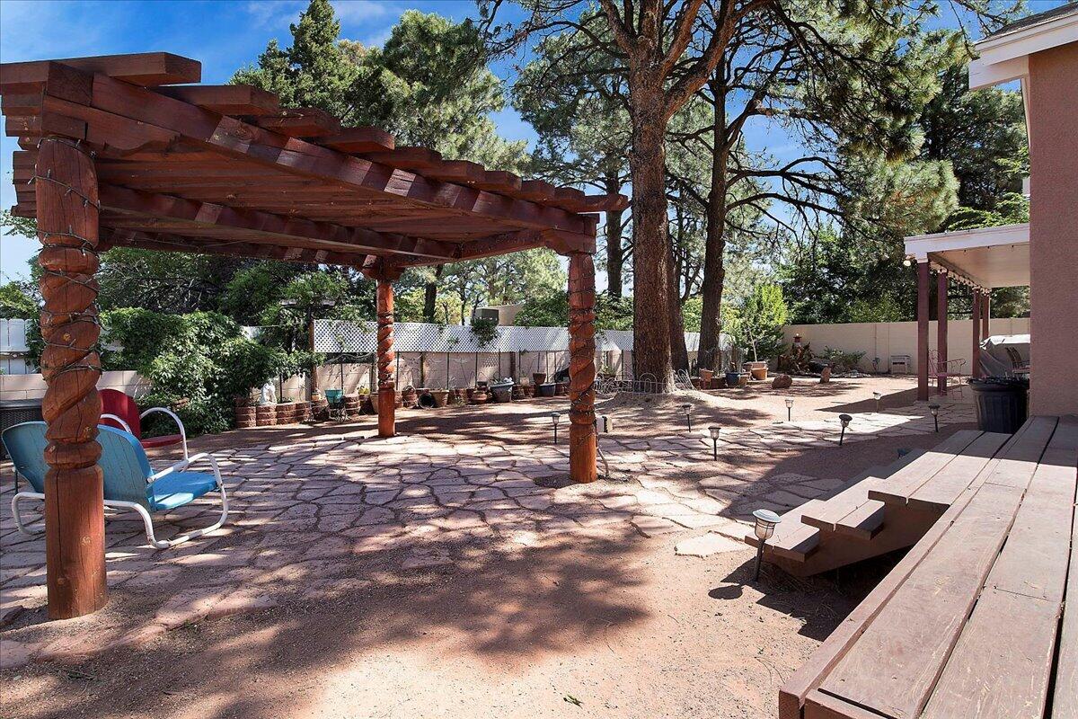 7417 ARROYO DEL OSO Avenue NE