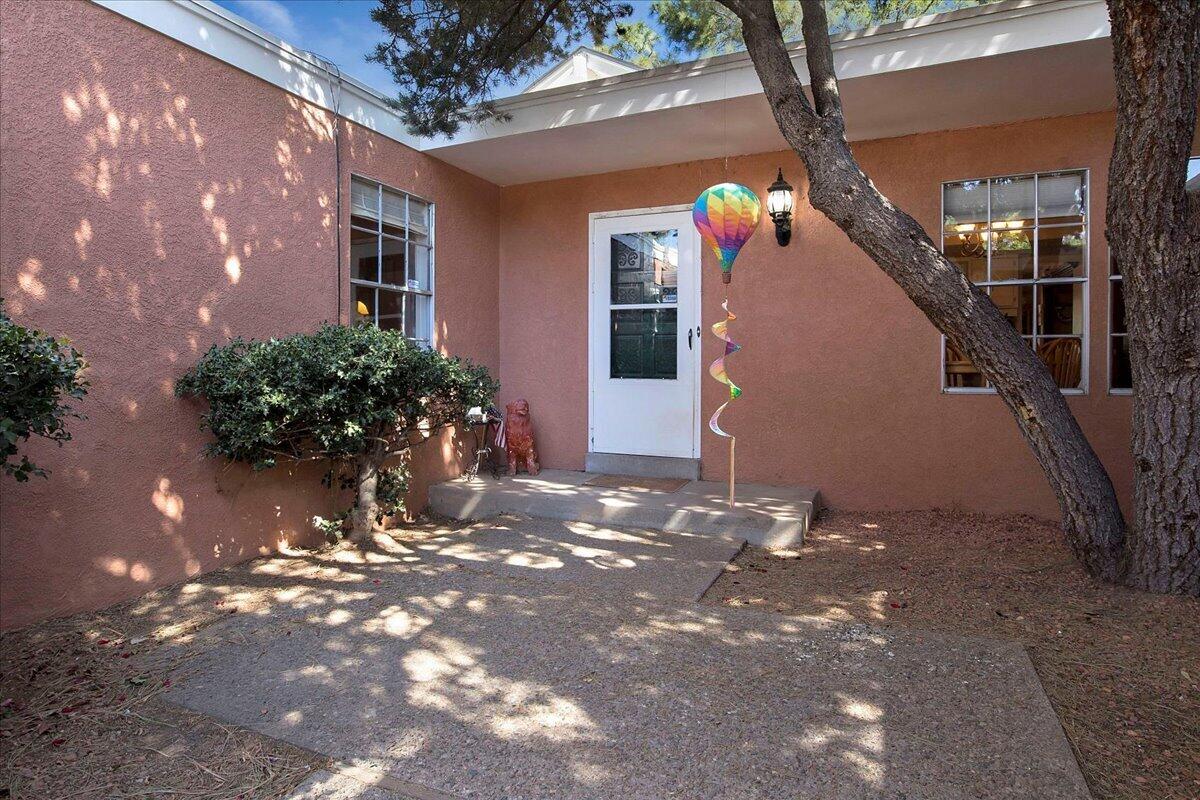 7417 ARROYO DEL OSO Avenue NE