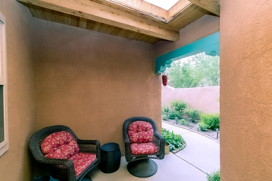 6606 Las Casitas Court NW