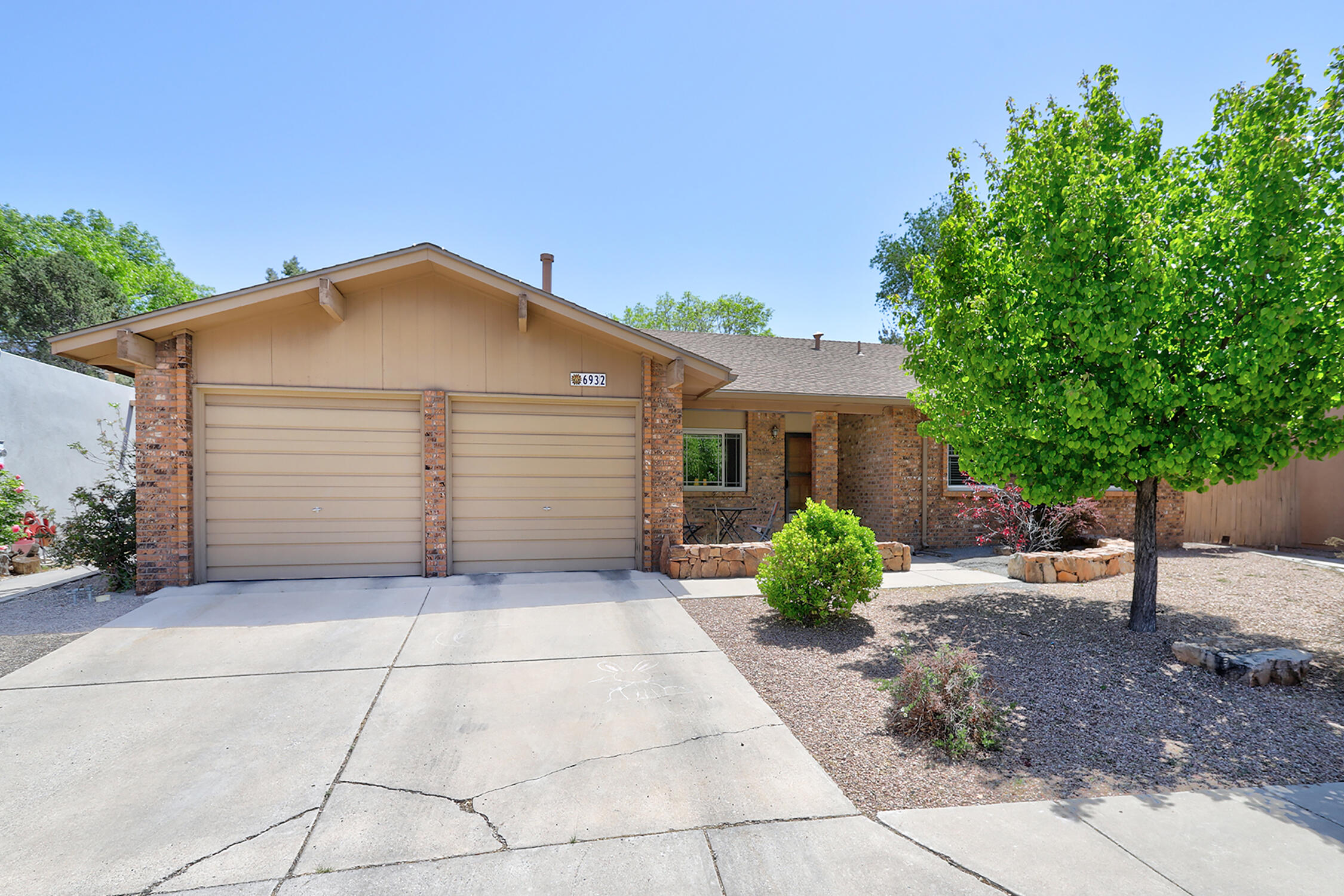 6932 CHERRY HILLS Loop NE