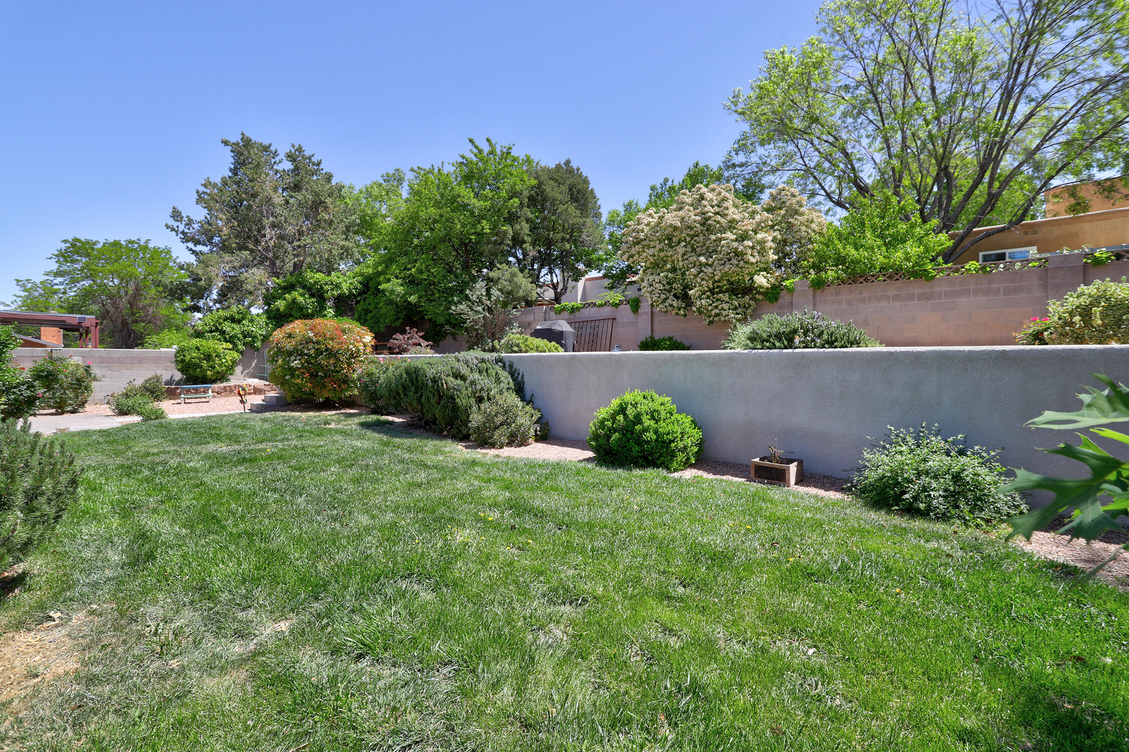6932 CHERRY HILLS Loop NE