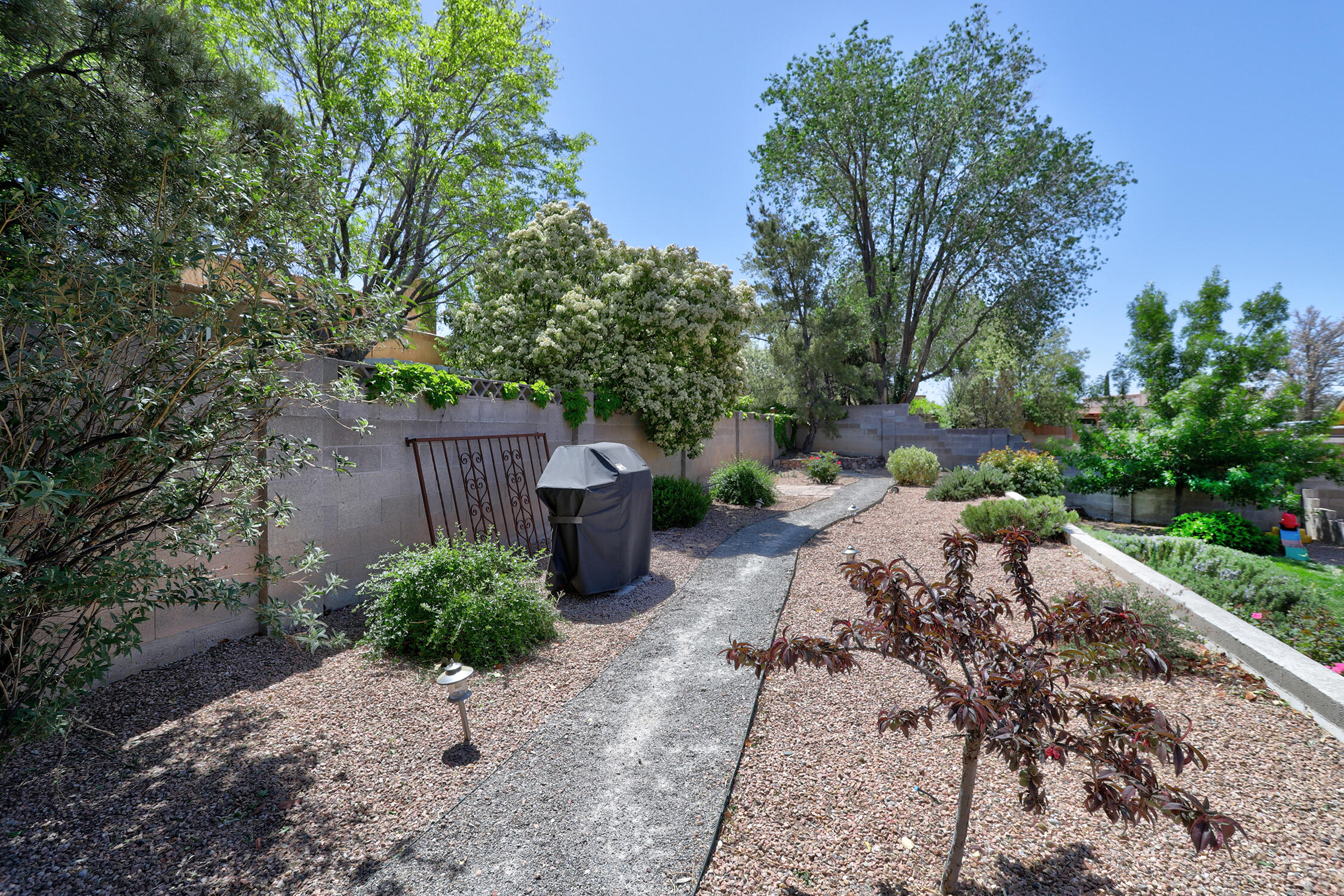 6932 CHERRY HILLS Loop NE