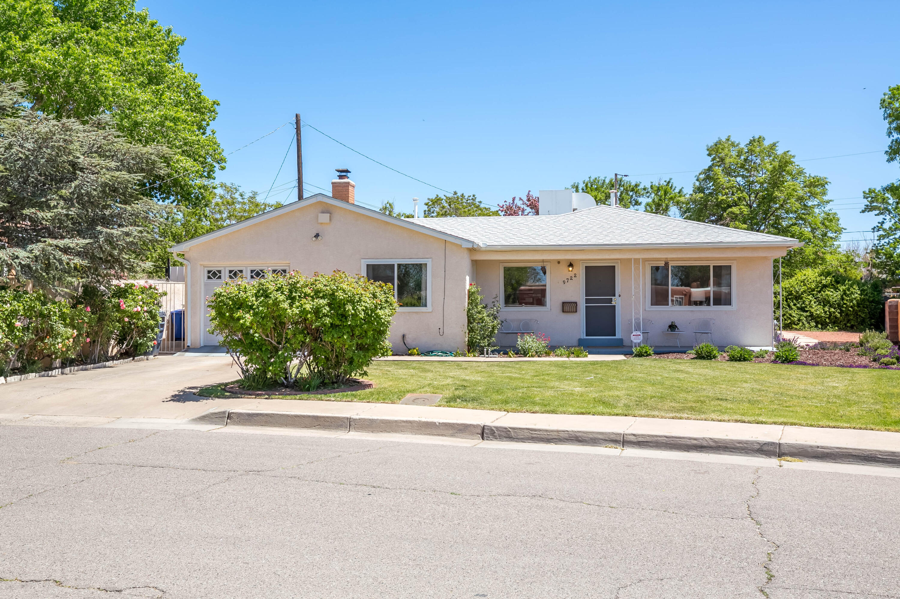 9722 APACHE Avenue NE