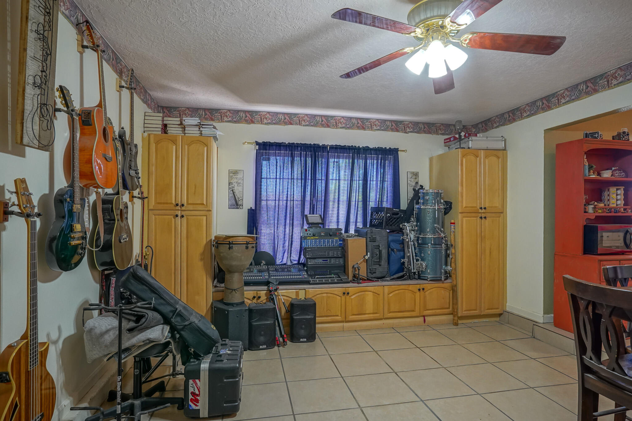 78 PECOS Loop SE