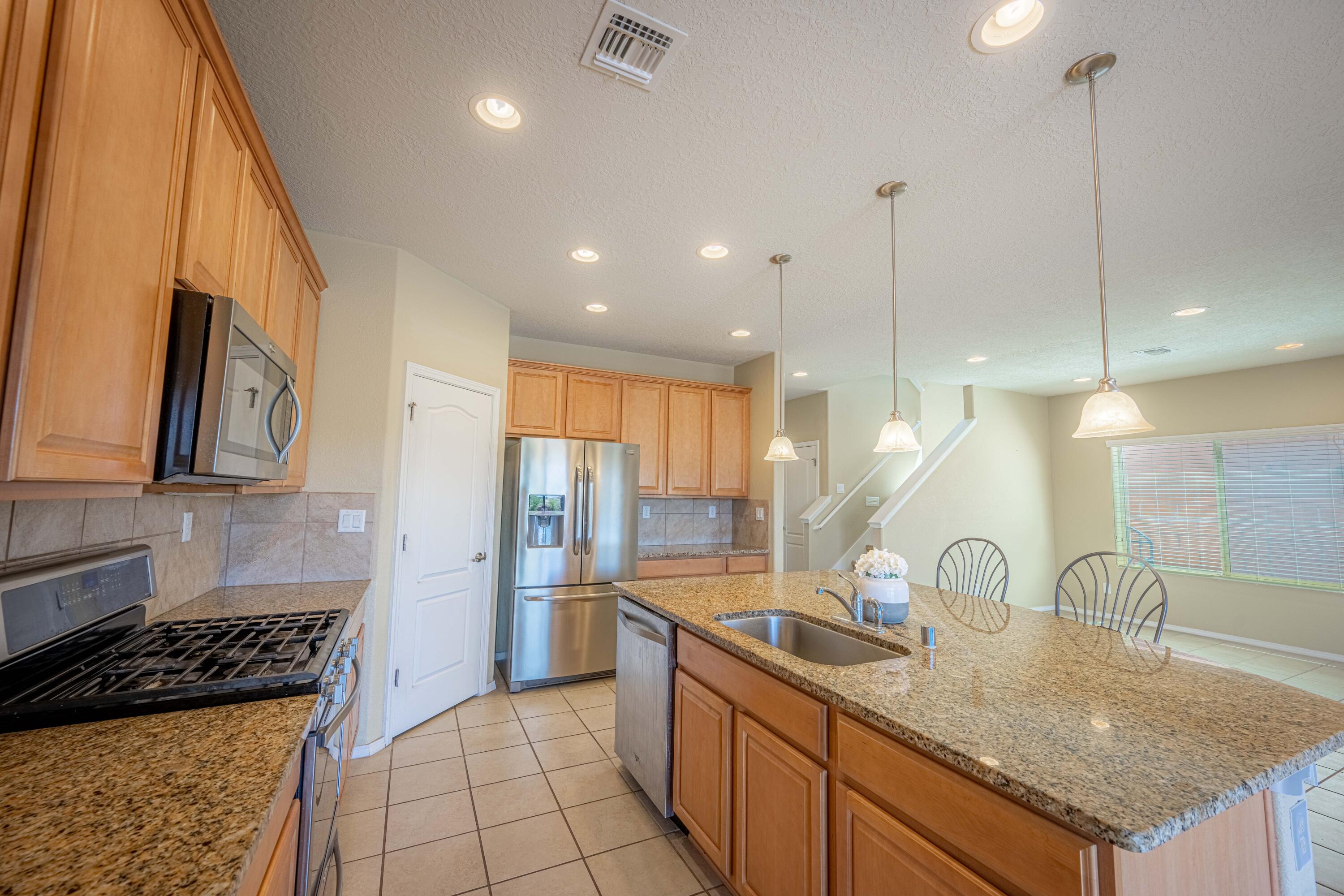 3141 LLANO VISTA Court NE