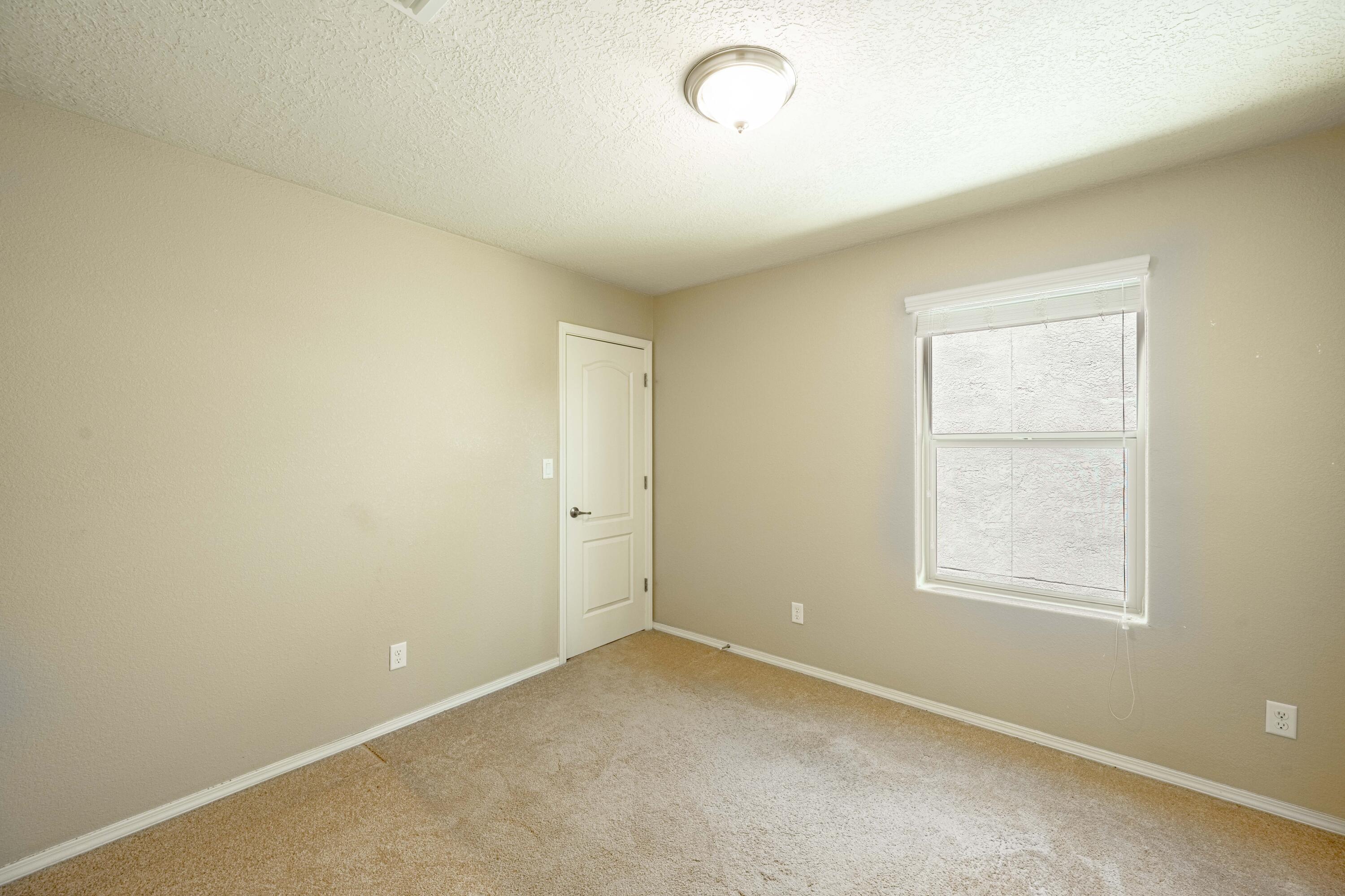 3141 LLANO VISTA Court NE