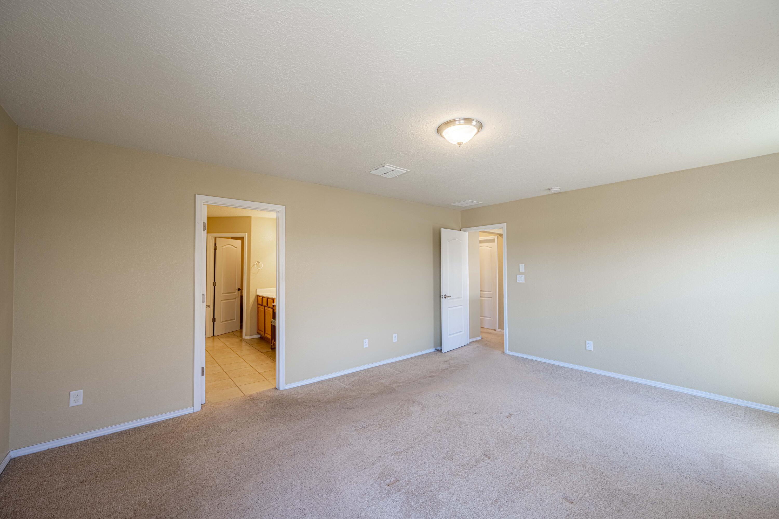 3141 LLANO VISTA Court NE