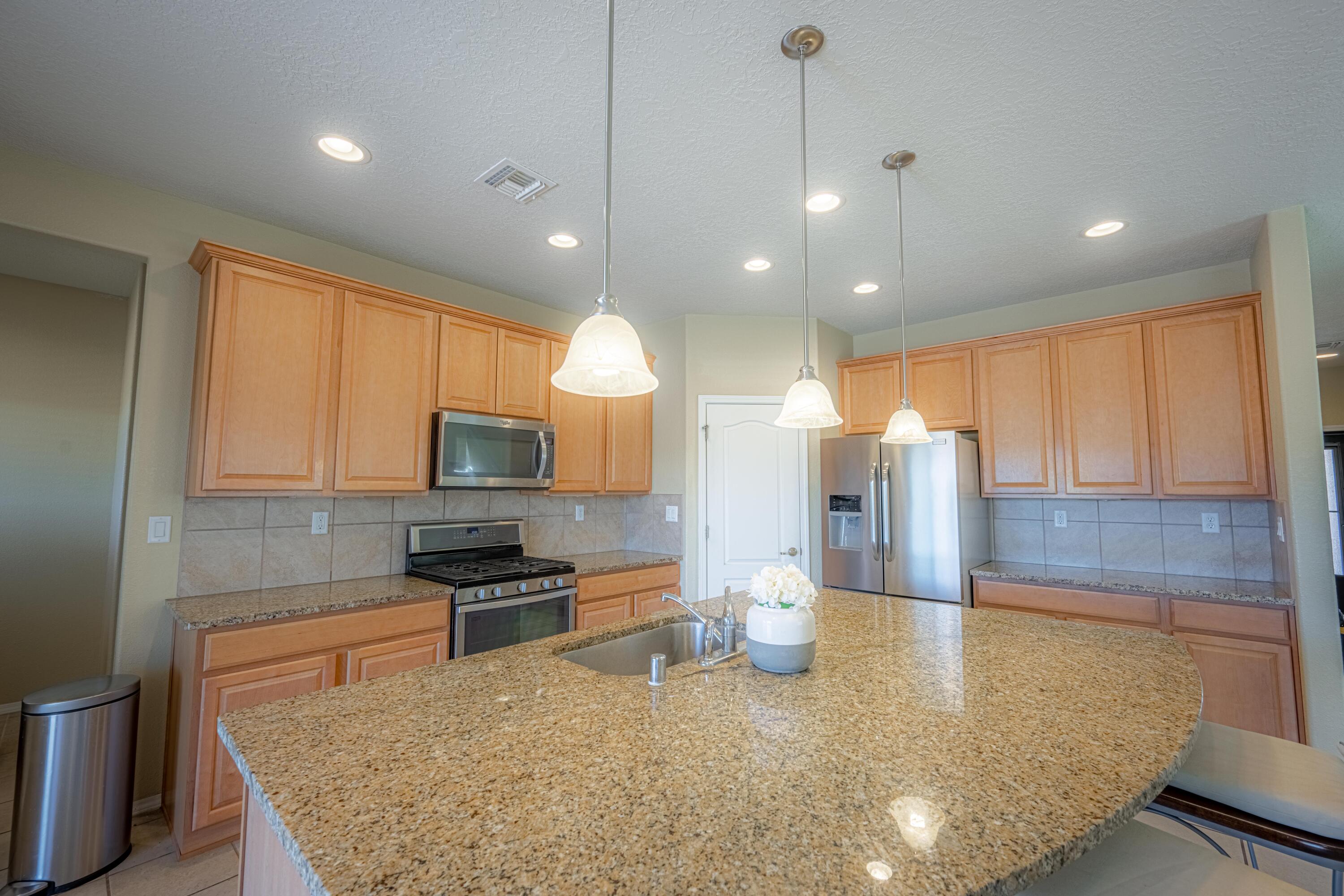 3141 LLANO VISTA Court NE