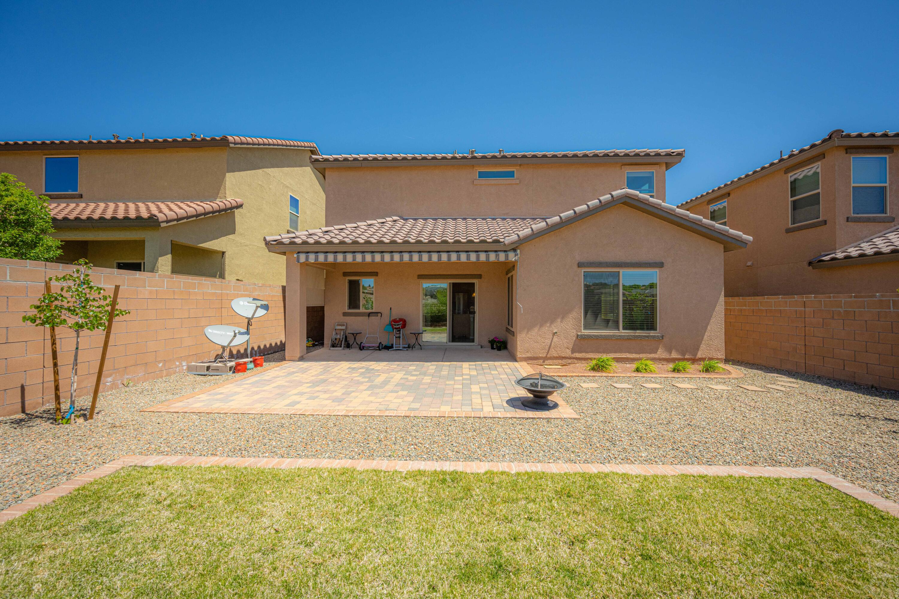 3141 LLANO VISTA Court NE