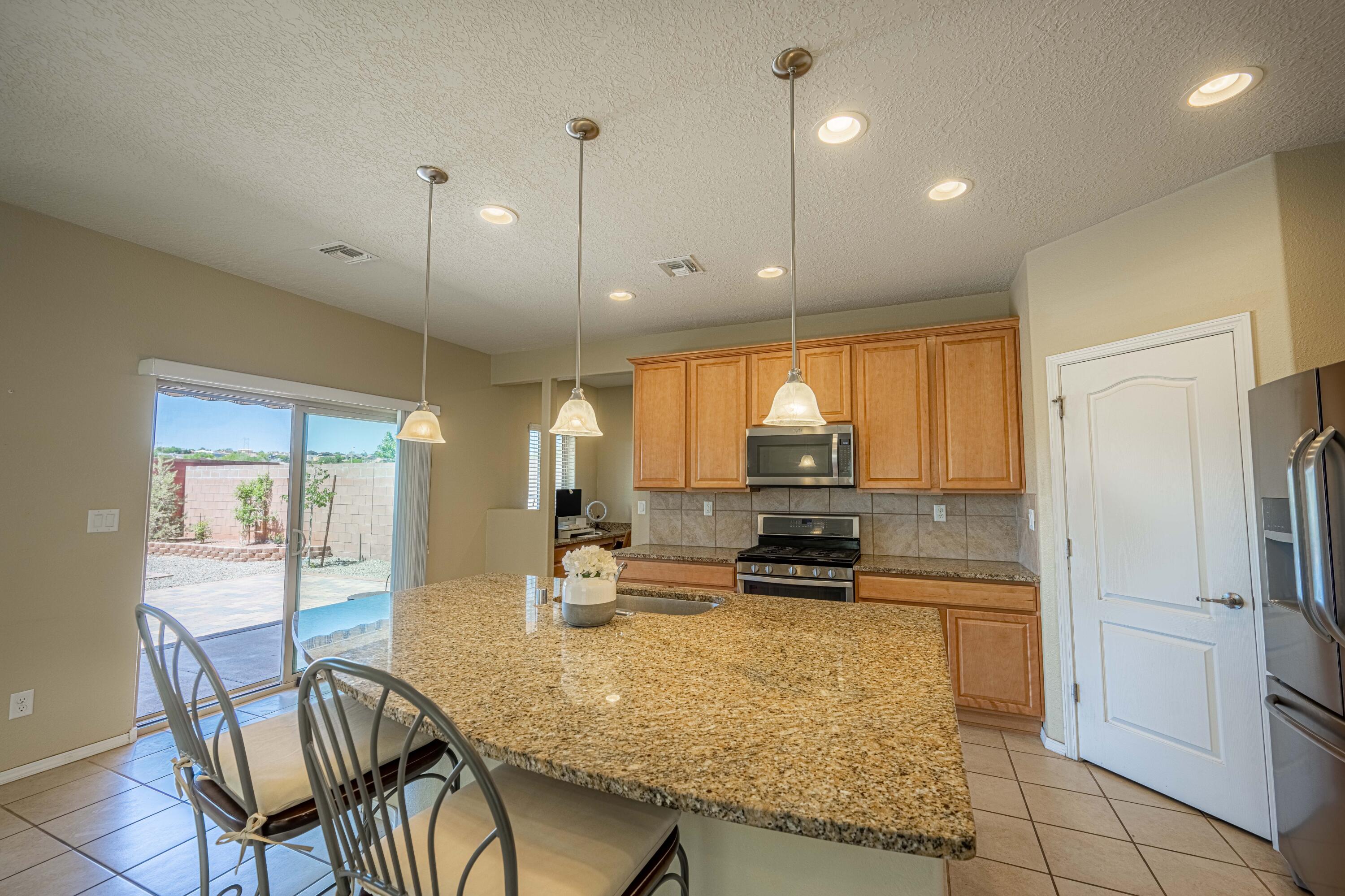 3141 LLANO VISTA Court NE