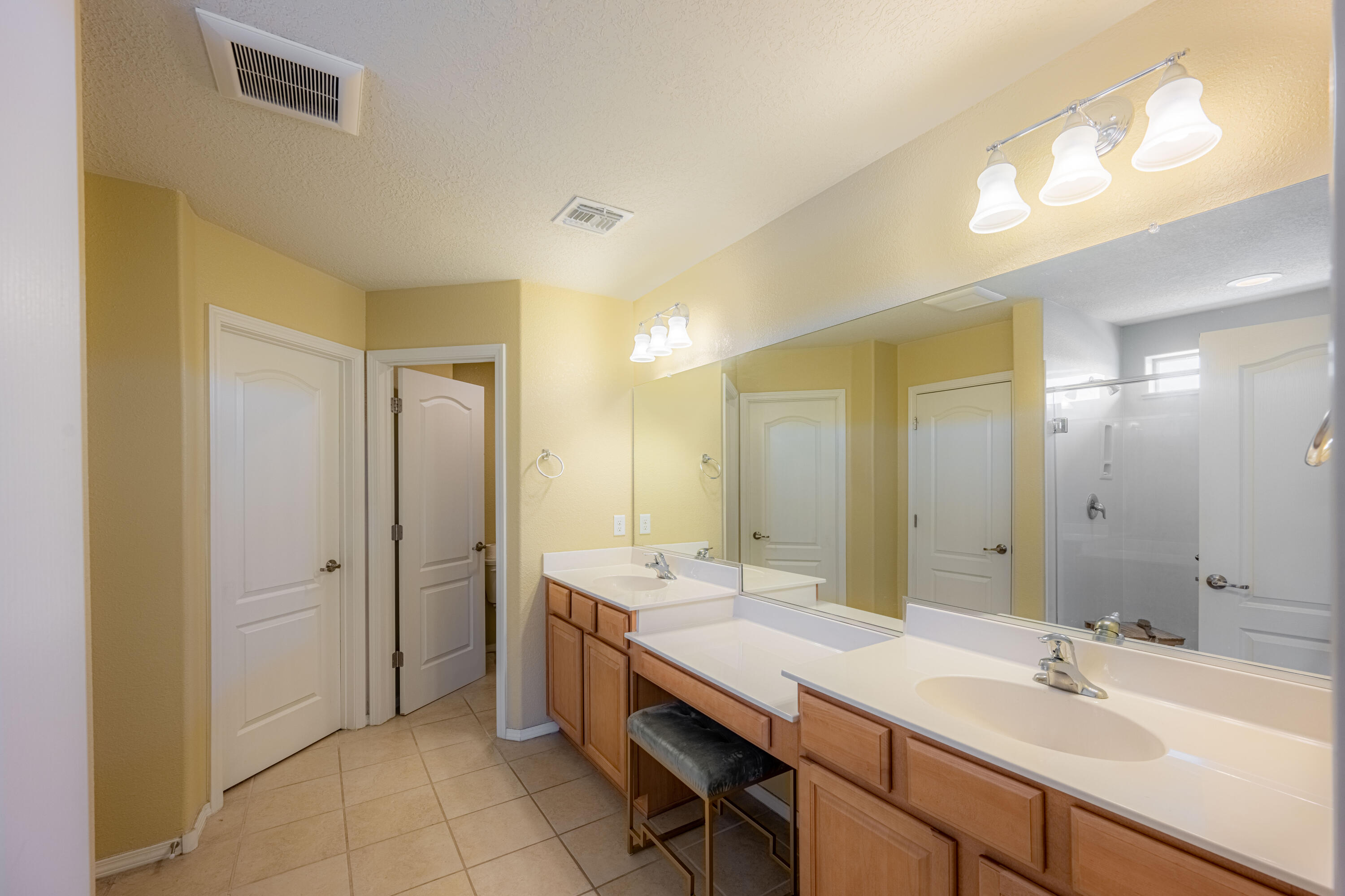 3141 LLANO VISTA Court NE