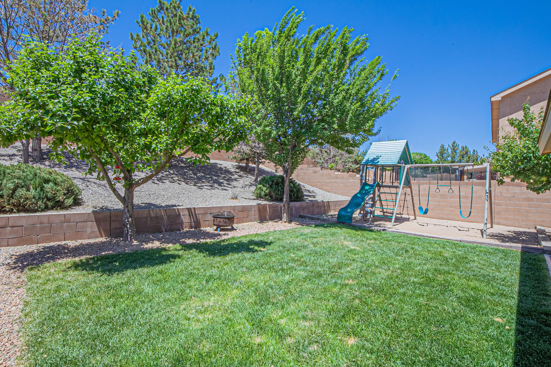 1260 COLIBRI Avenue NW