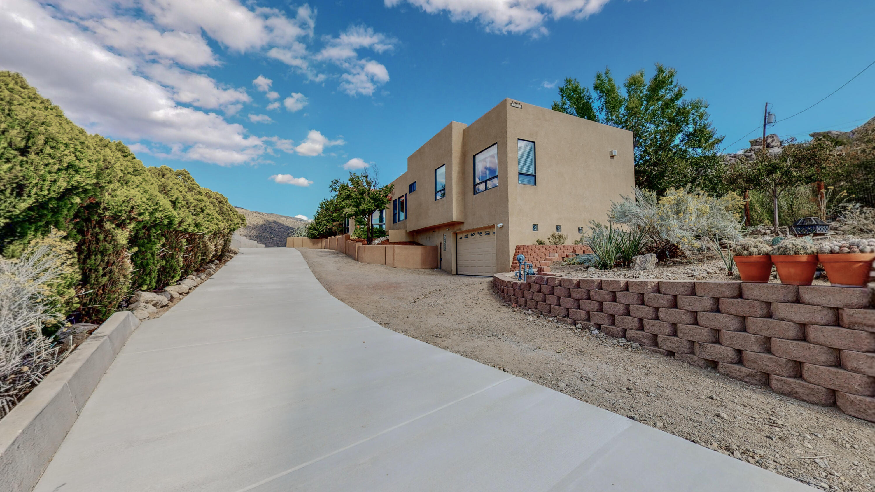 1206 HIDEAWAY Lane SE