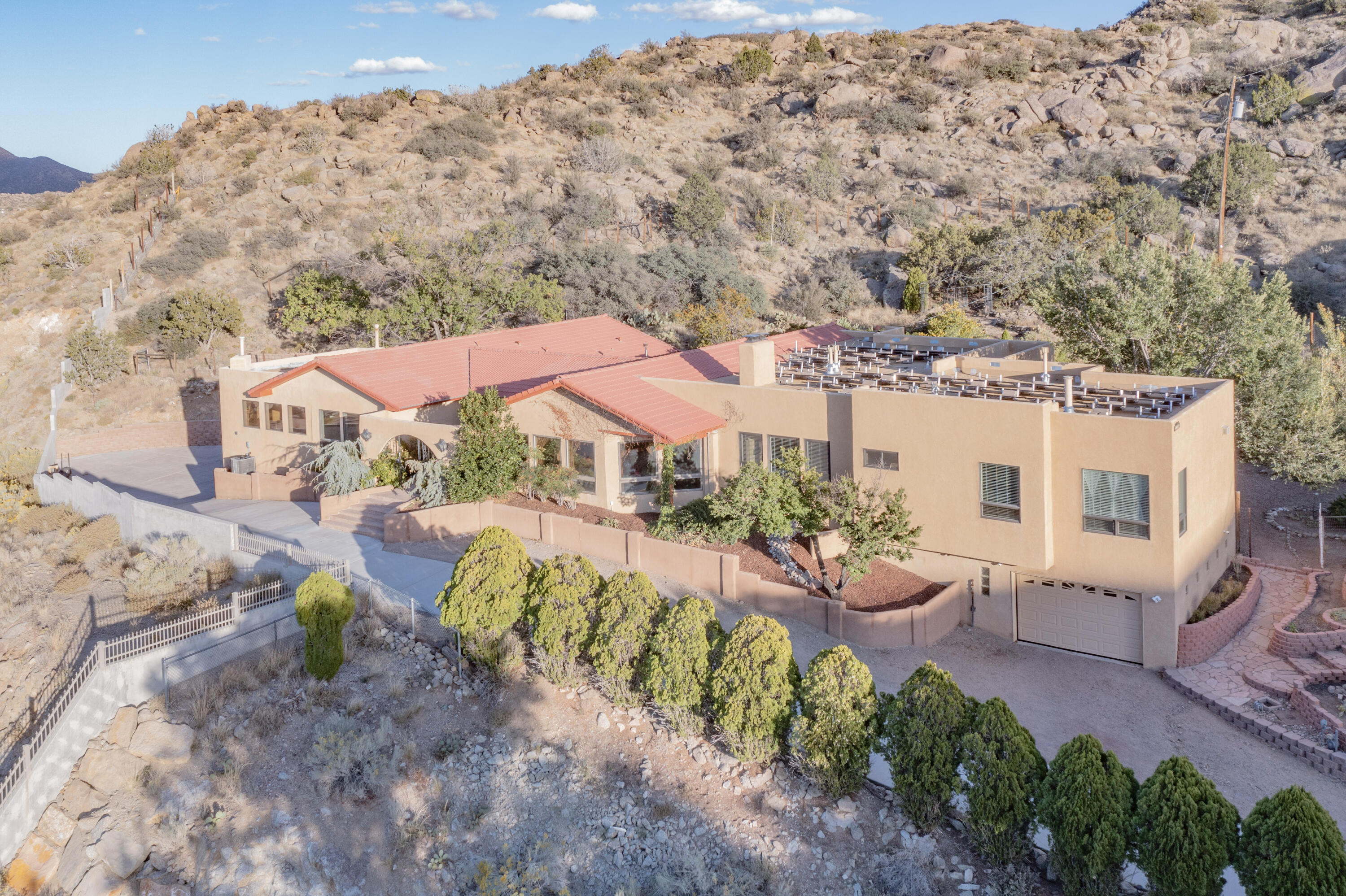 1206 HIDEAWAY Lane SE