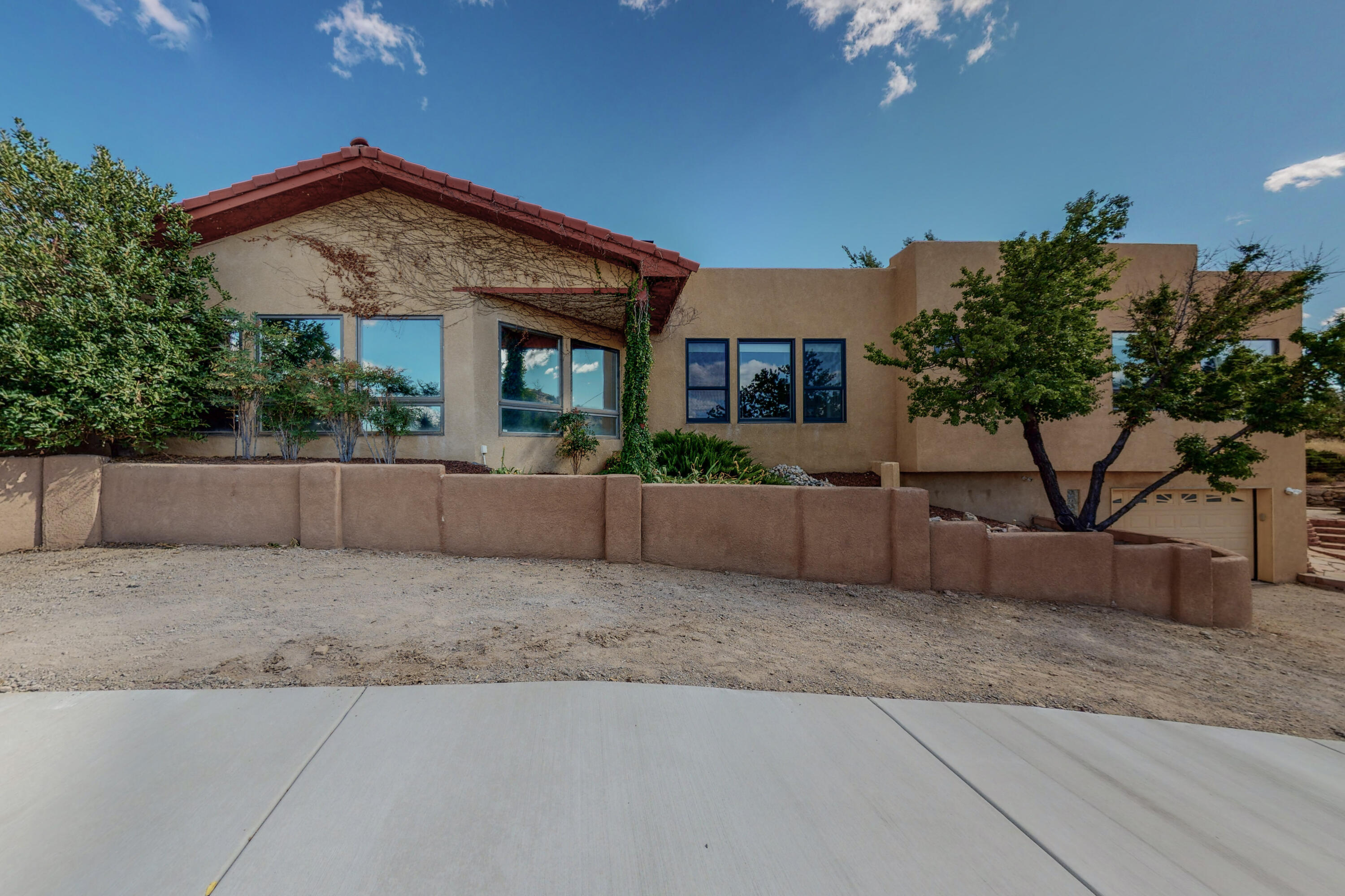 1206 HIDEAWAY Lane SE